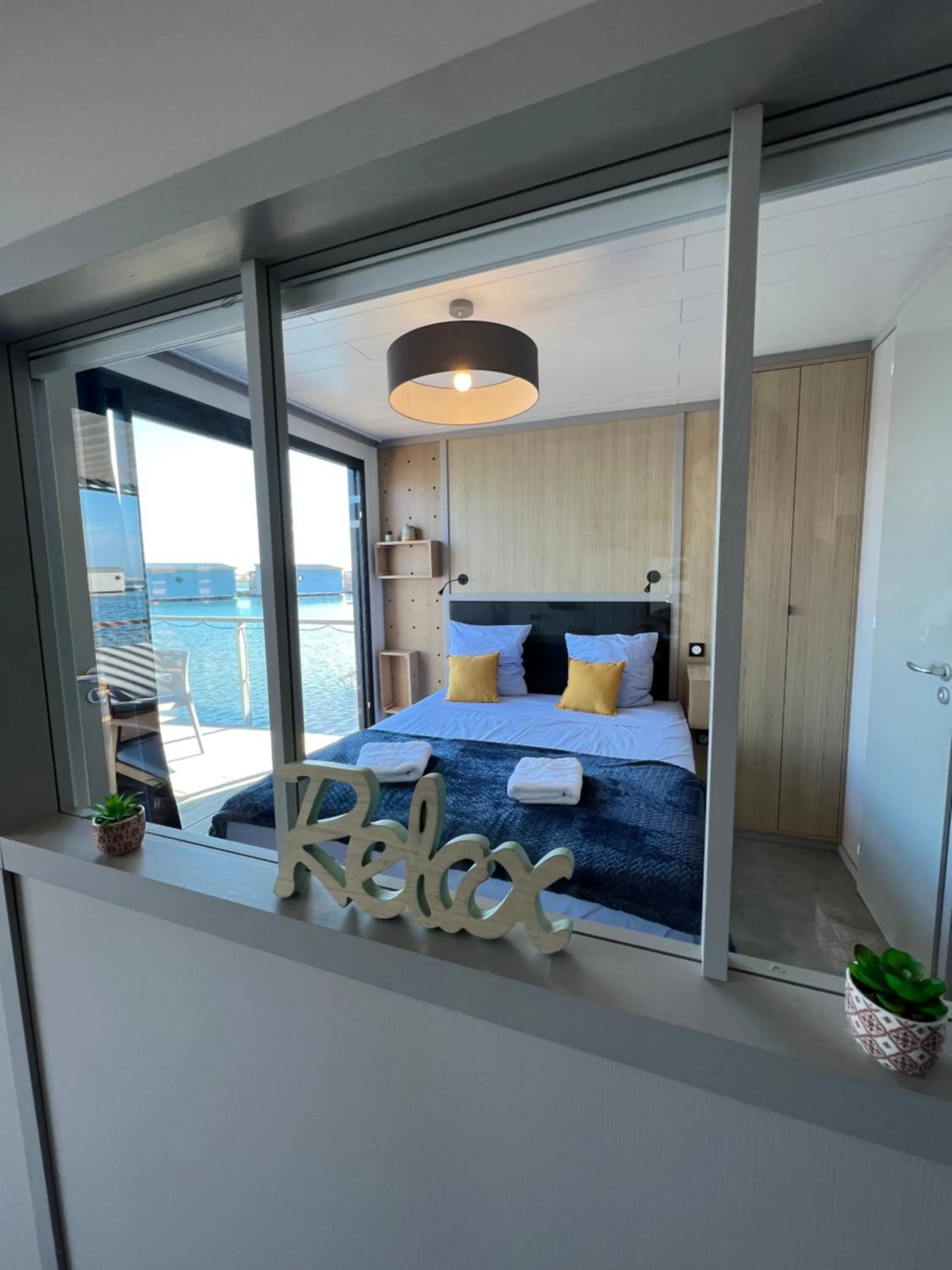 Photo of the whole room, Bed in Les Ilots de Gruissan