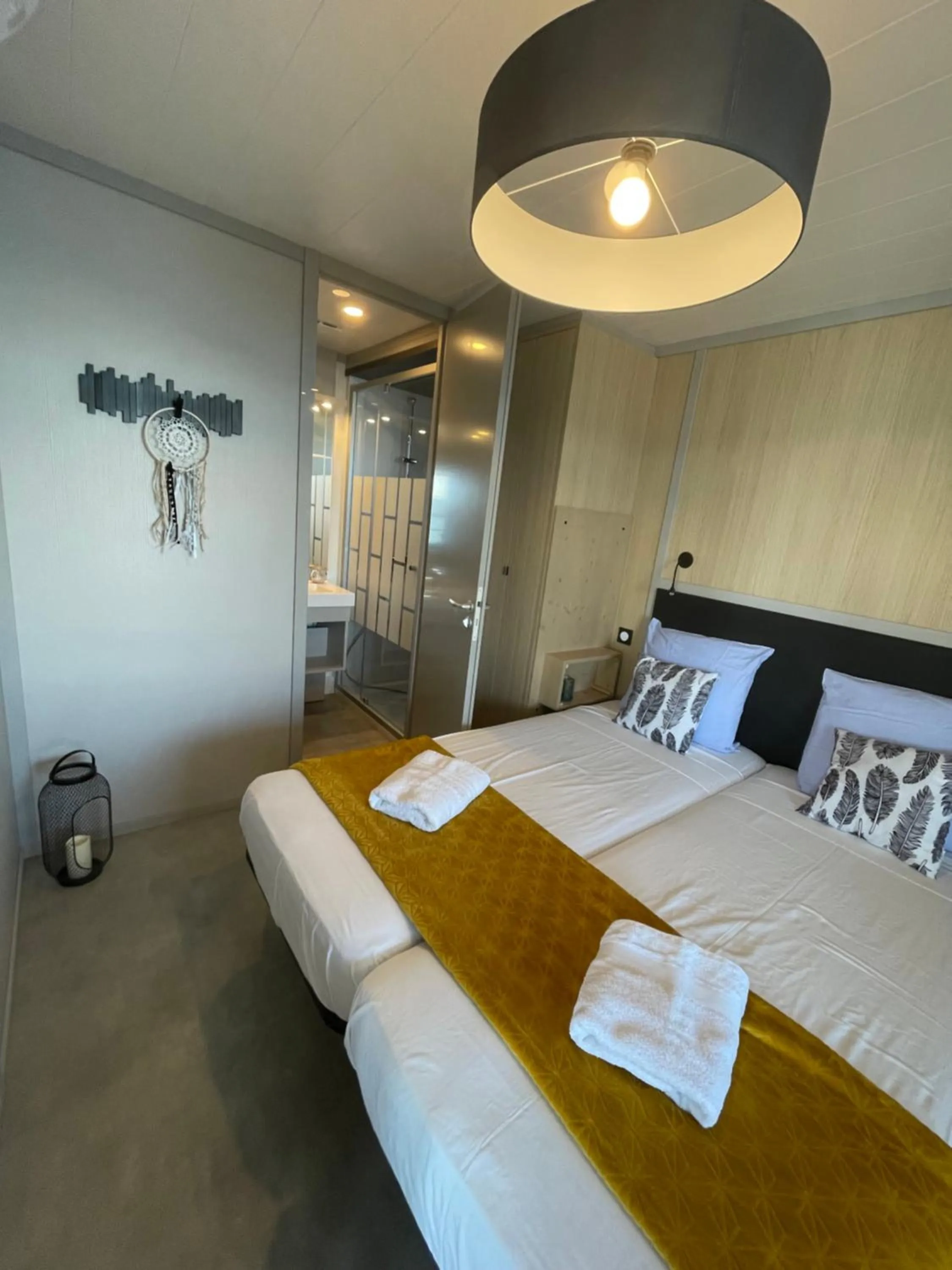 Photo of the whole room, Bed in Les Ilots de Gruissan