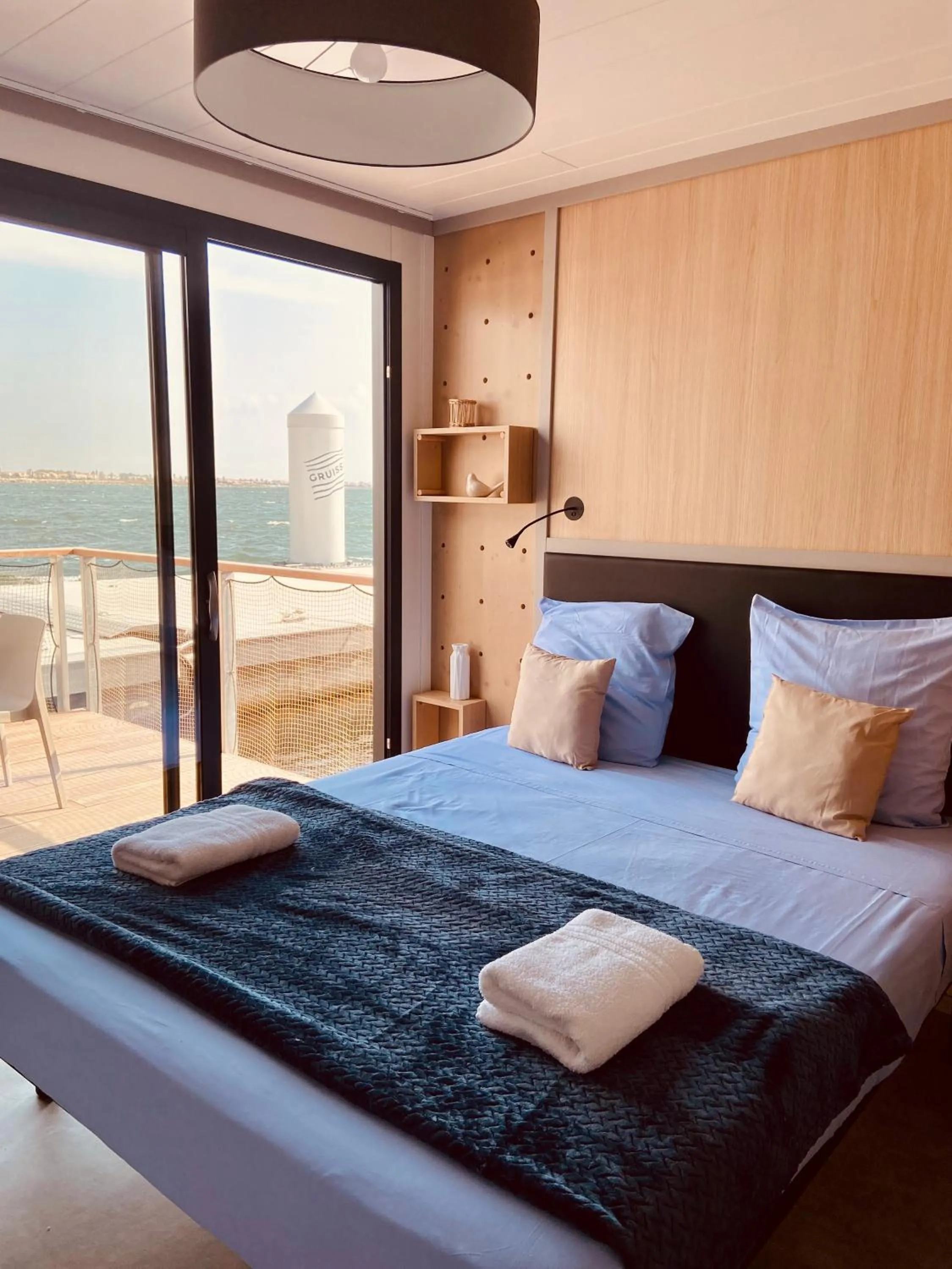 Bedroom, Bed in Les Ilots de Gruissan