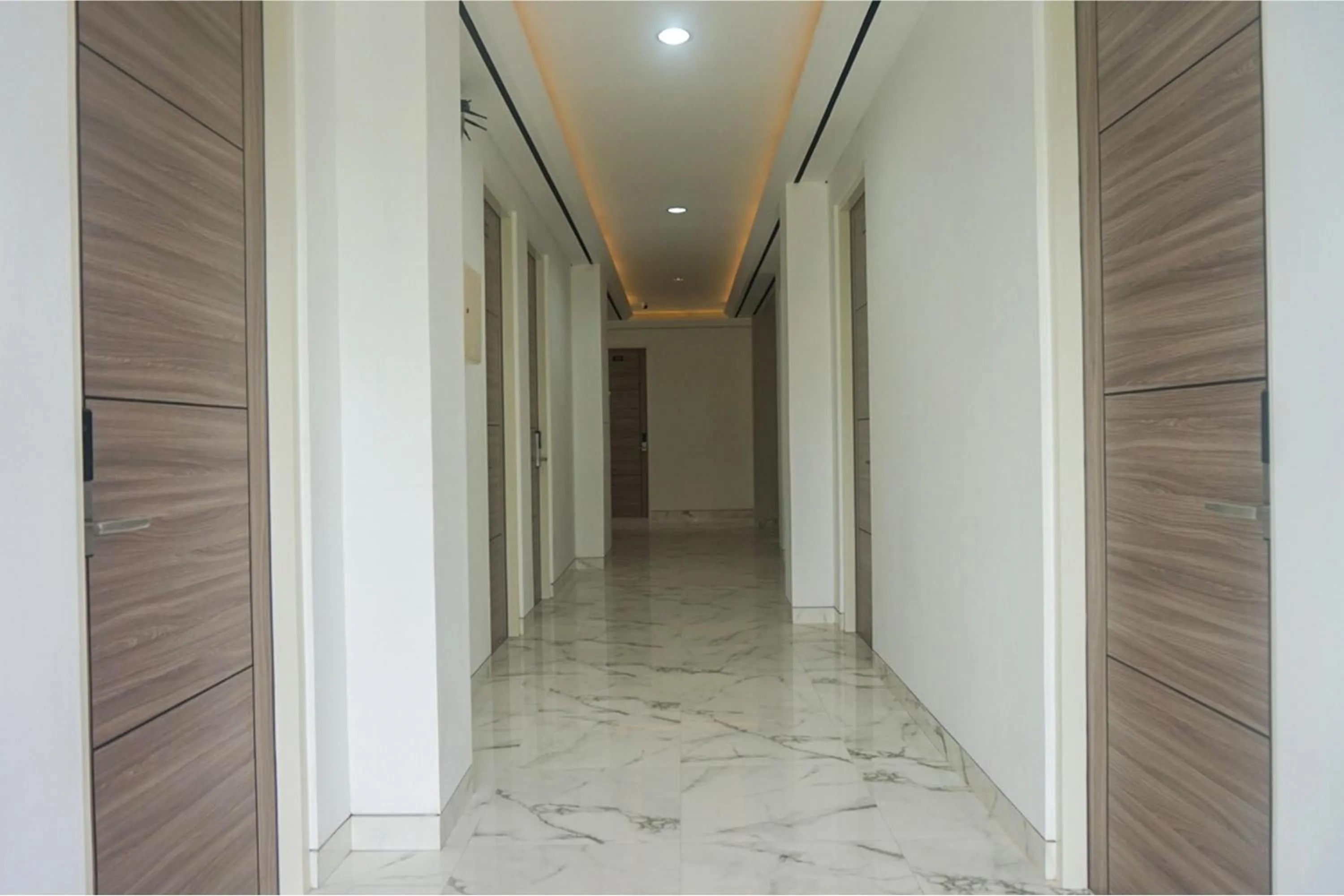 RedDoorz near Araya Family Club House