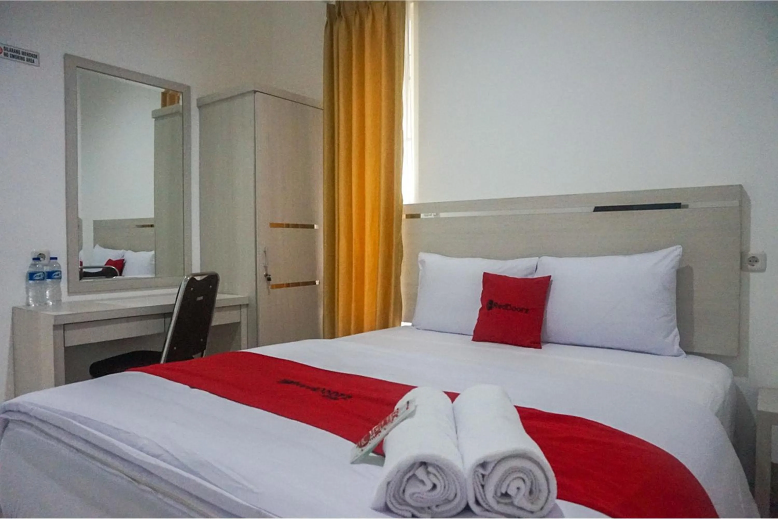 Bed in RedDoorz near Araya Family Club House