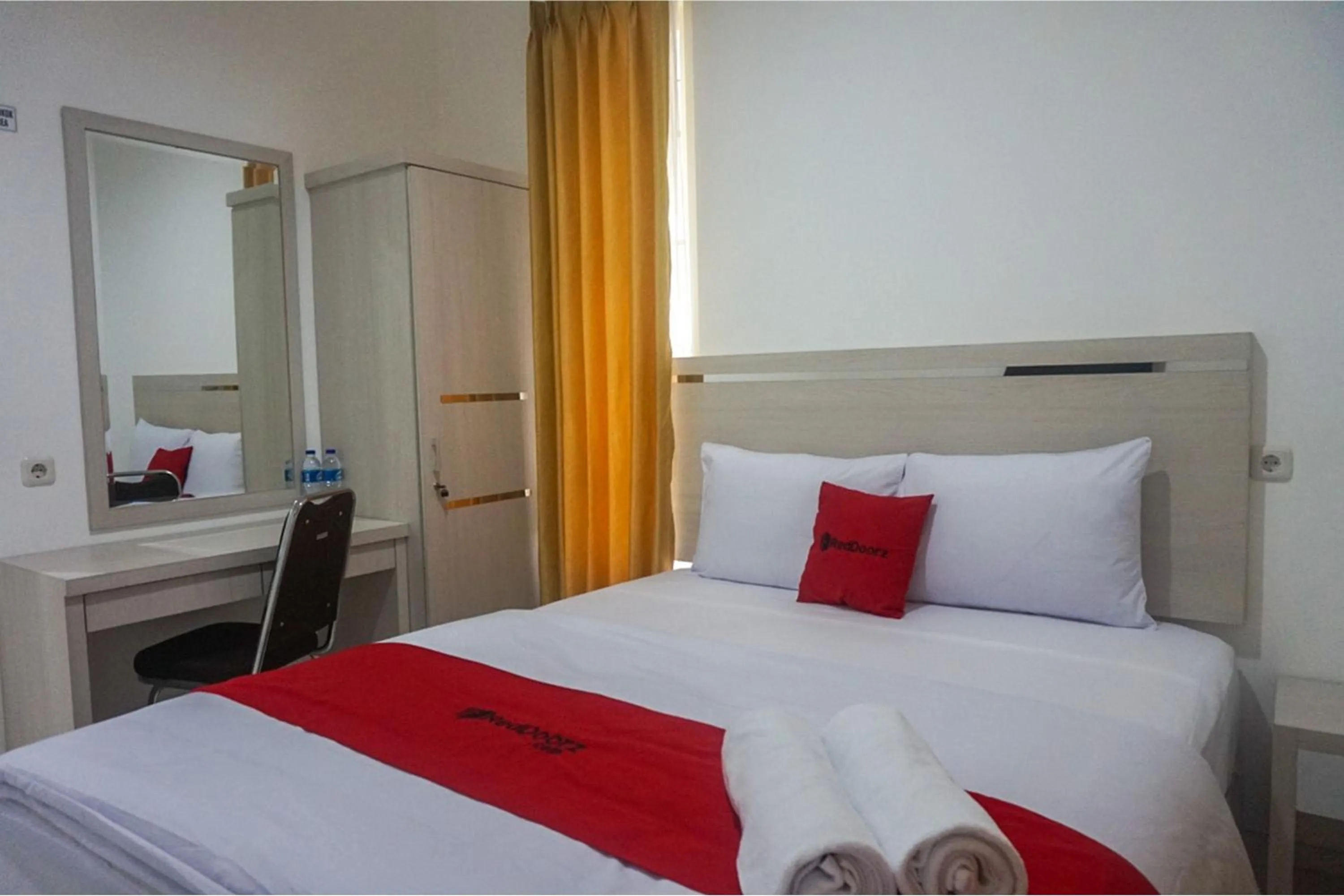 Bed in RedDoorz near Araya Family Club House