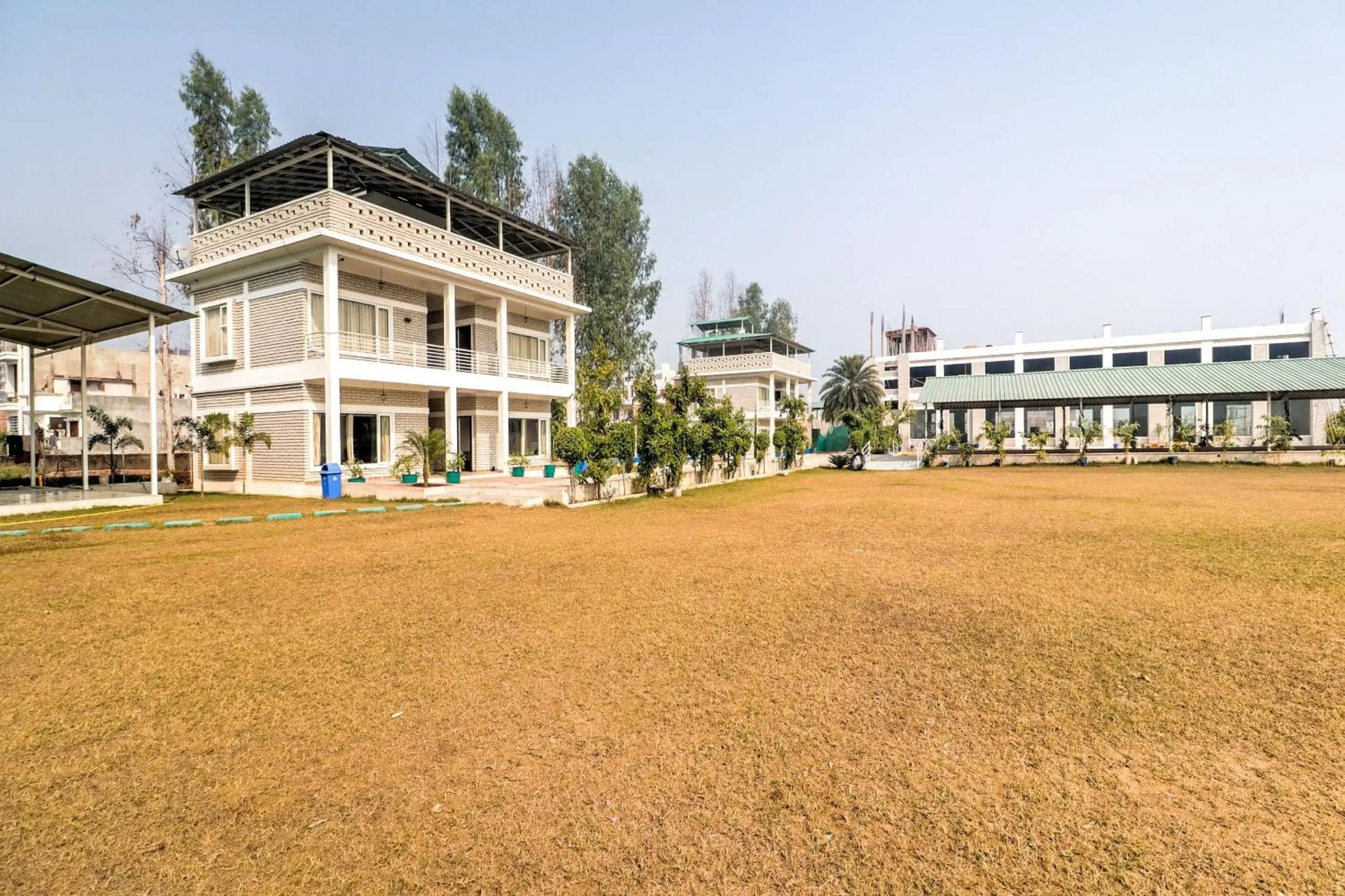 Facade/entrance in Super Townhouse Amaraa Farms Near LuLu Hypermarket Facade/entrance in Super Townhouse Amaraa Farms Near LuLu Hypermarket