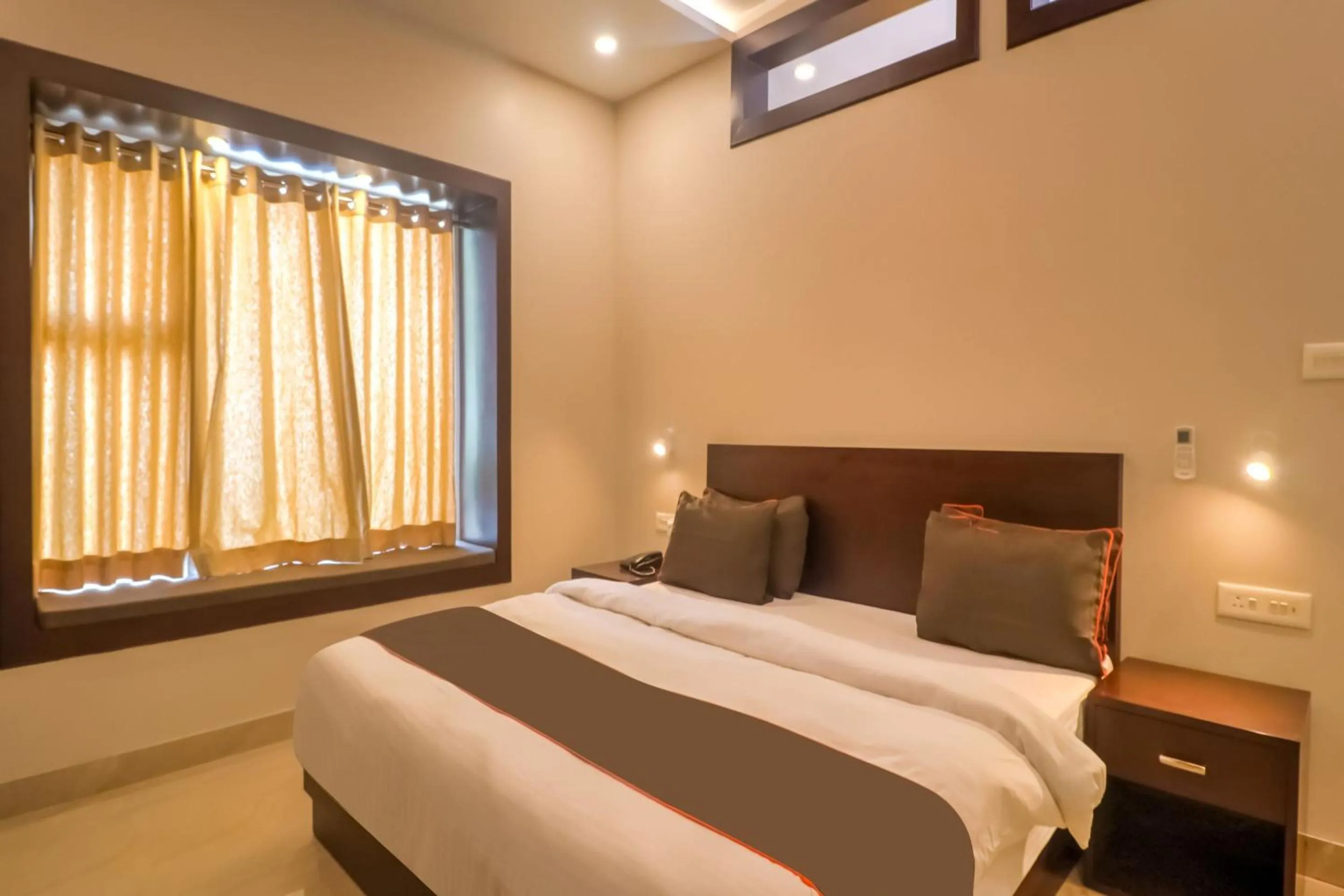 Bedroom, Bed in Super Townhouse Amaraa Farms Near LuLu Hypermarket