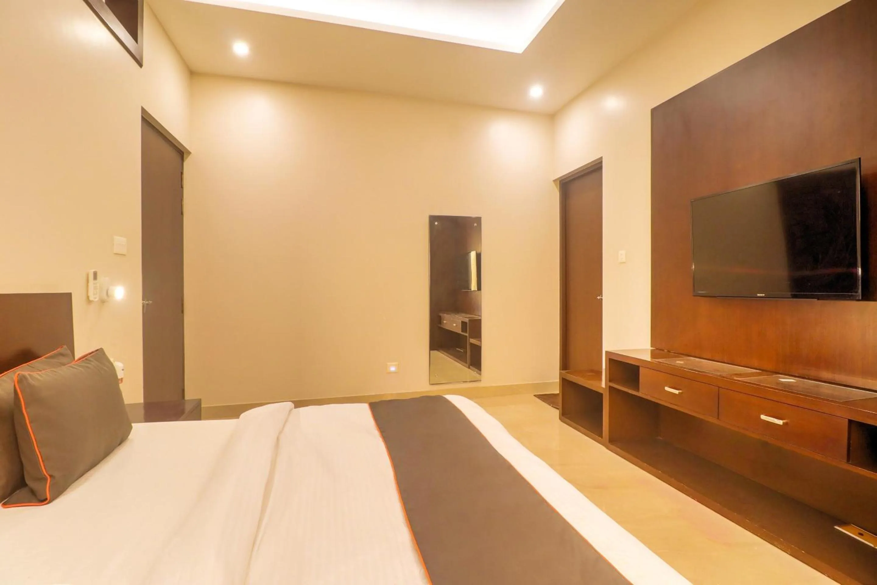 Bedroom, Bed in Super Townhouse Amaraa Farms Near LuLu Hypermarket