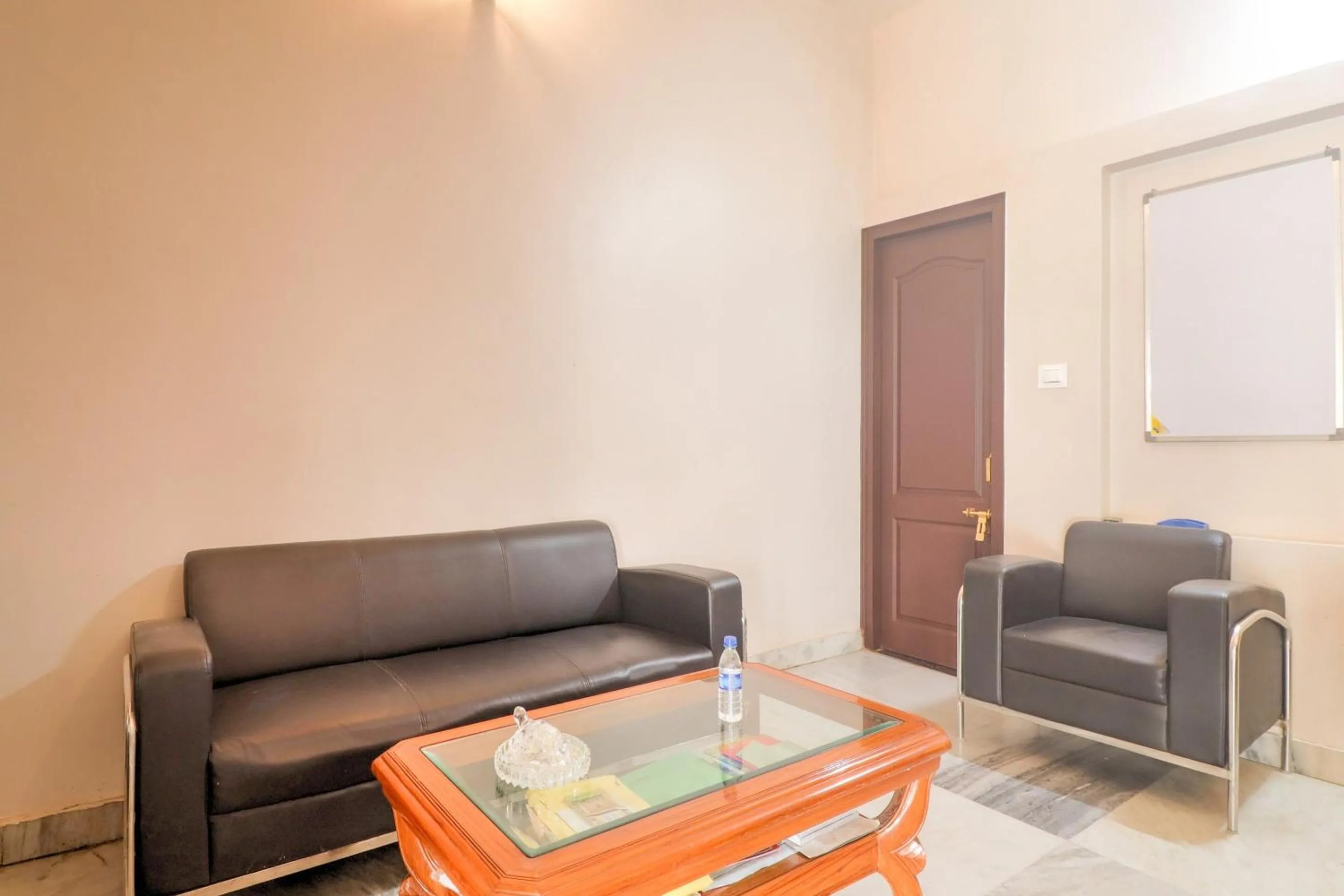 Lobby or reception in Super Townhouse Amaraa Farms Near LuLu Hypermarket