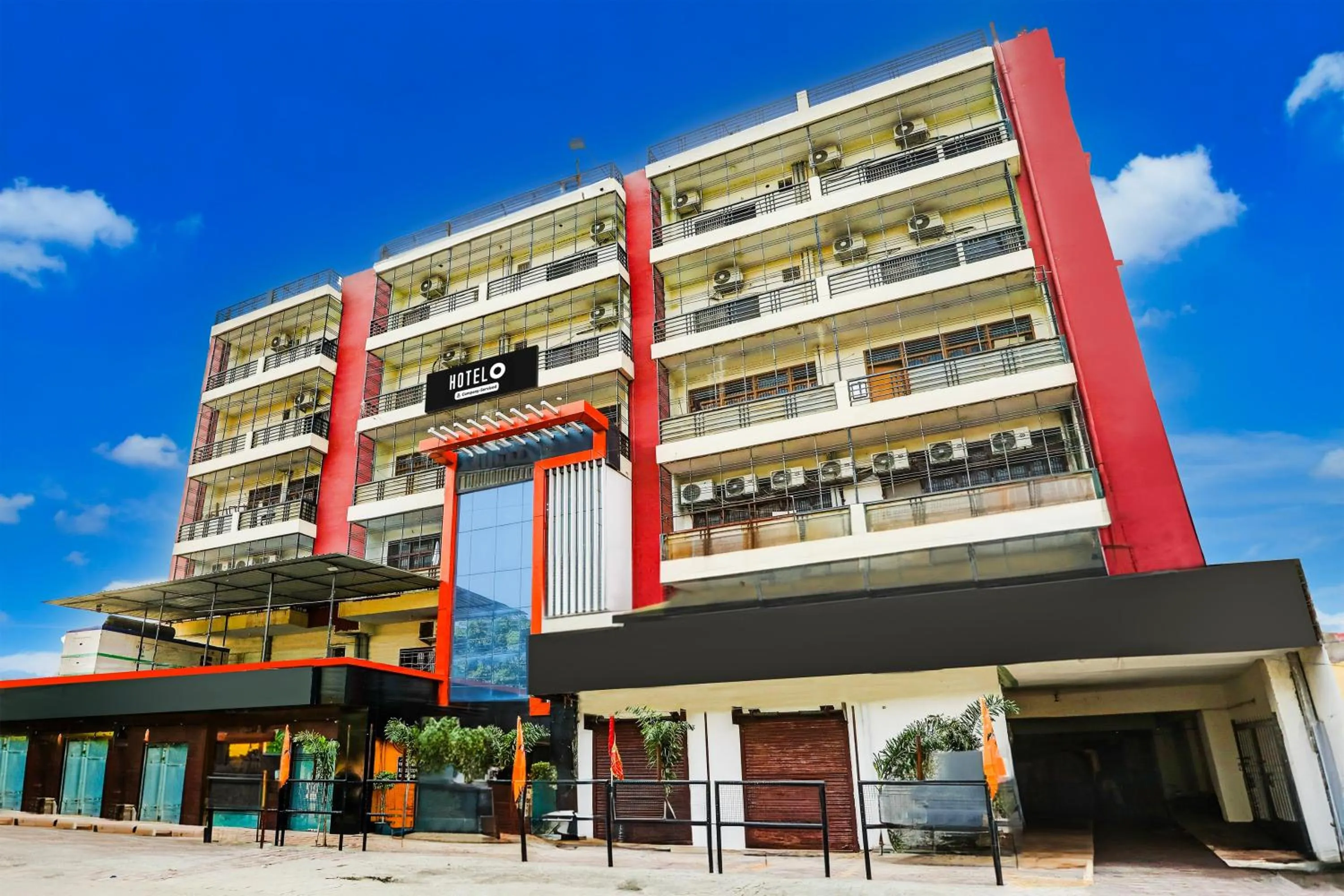 Facade/entrance in Super Hotel O Hyderabad Gate IIT BHU