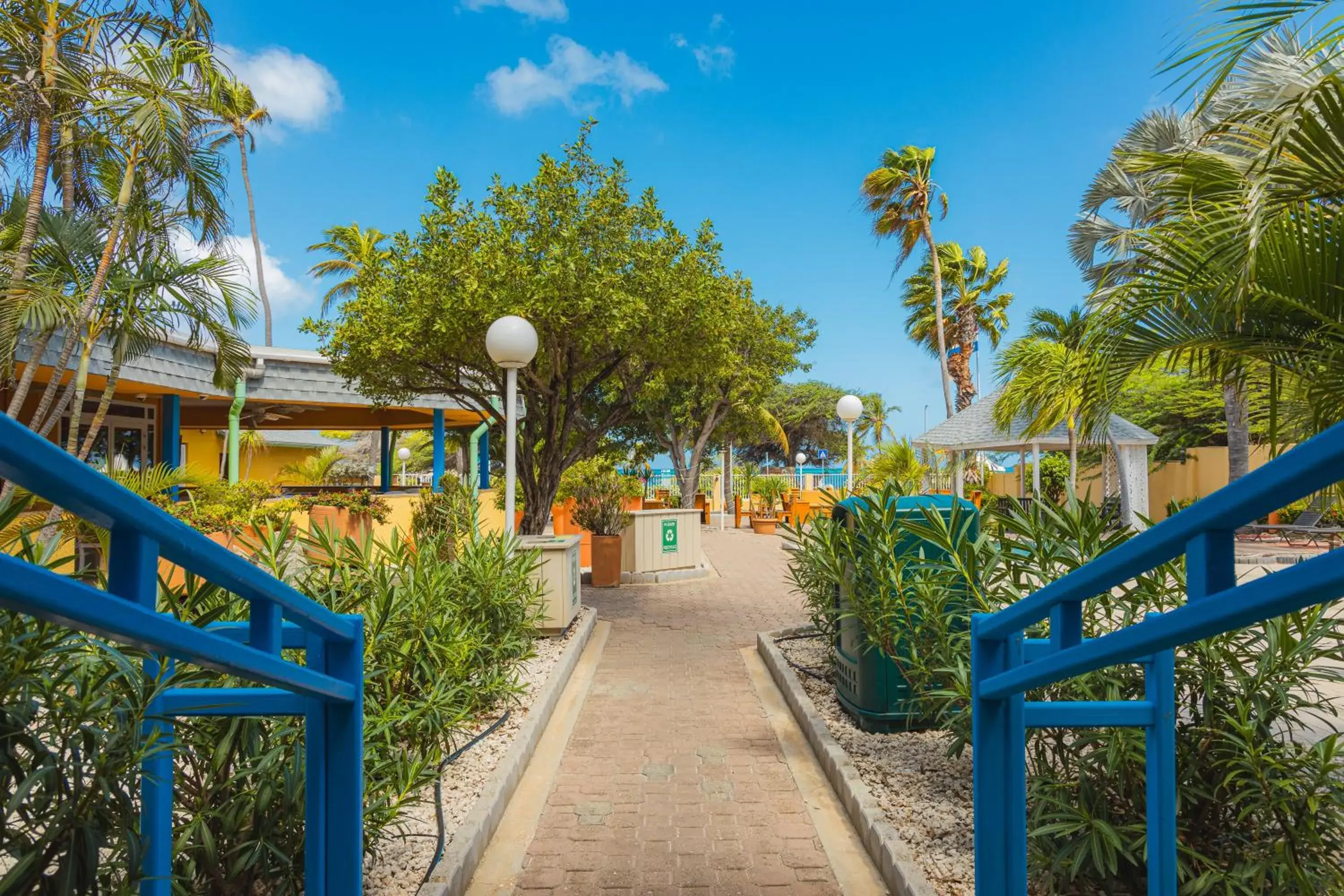Property building in MVC Eagle Beach Property building in MVC Eagle Beach