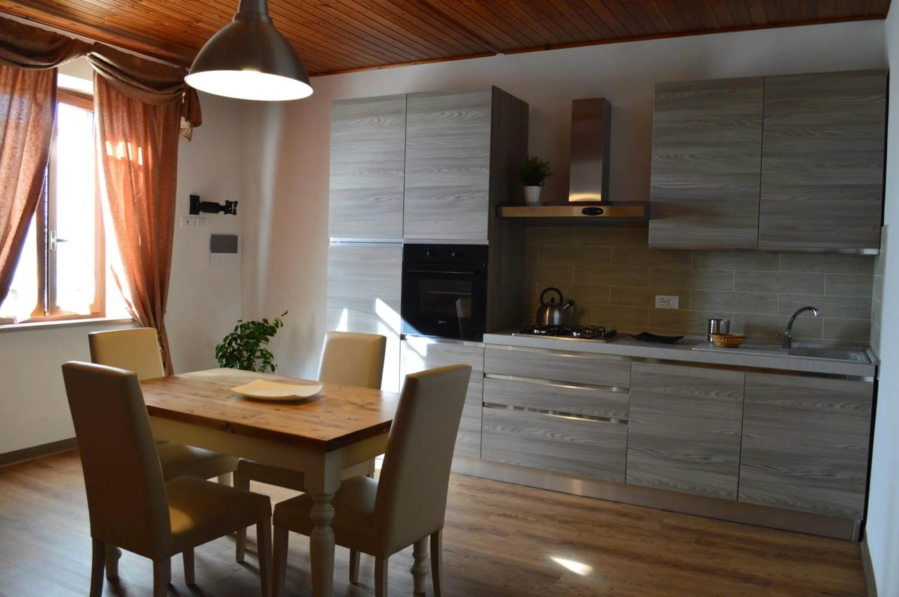 Kitchen or kitchenette in La Piccola Loggia
