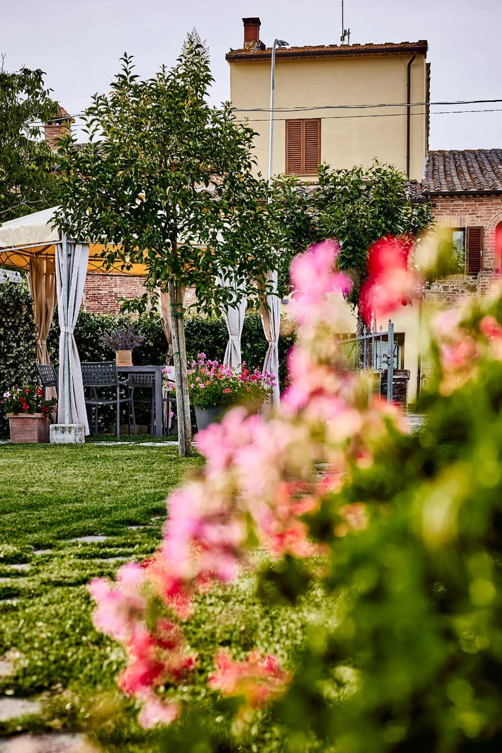 Garden view in La Piccola Loggia