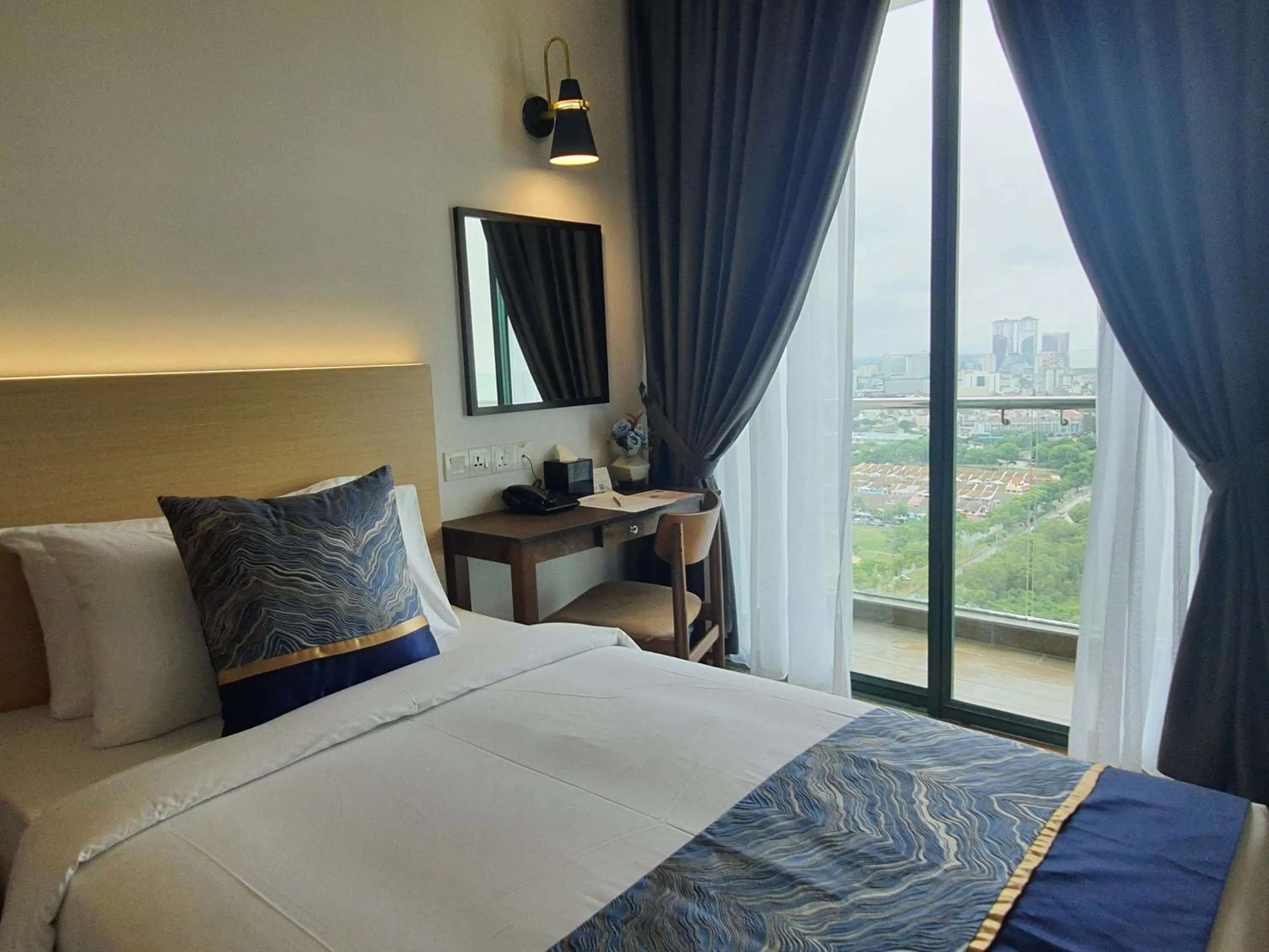 View (from property/room), Bed in Swan Garden Resort Hotel