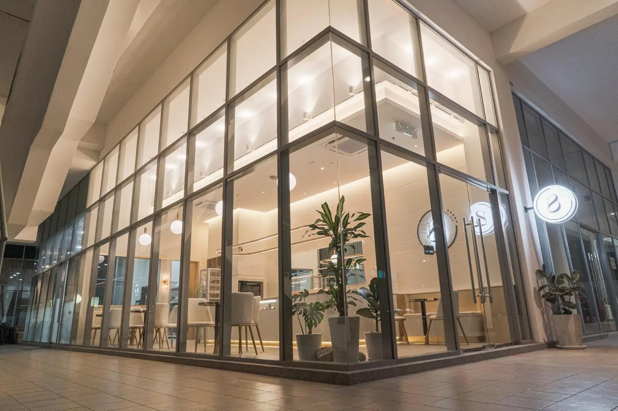 Restaurant/places to eat in Swan Garden Resort Hotel Restaurant/places to eat in Swan Garden Resort Hotel