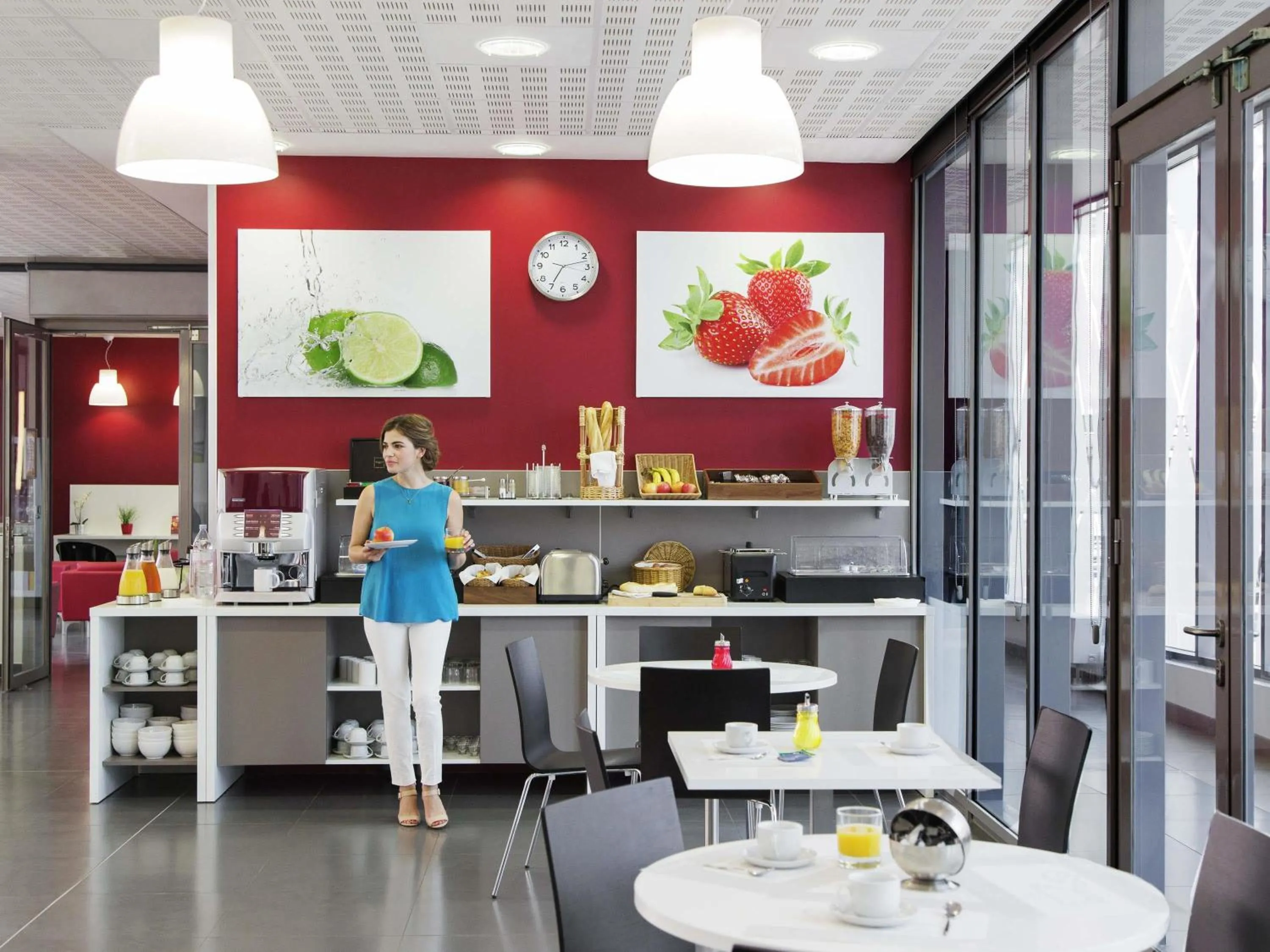 Breakfast in Aparthotel Adagio Access Paris Clichy