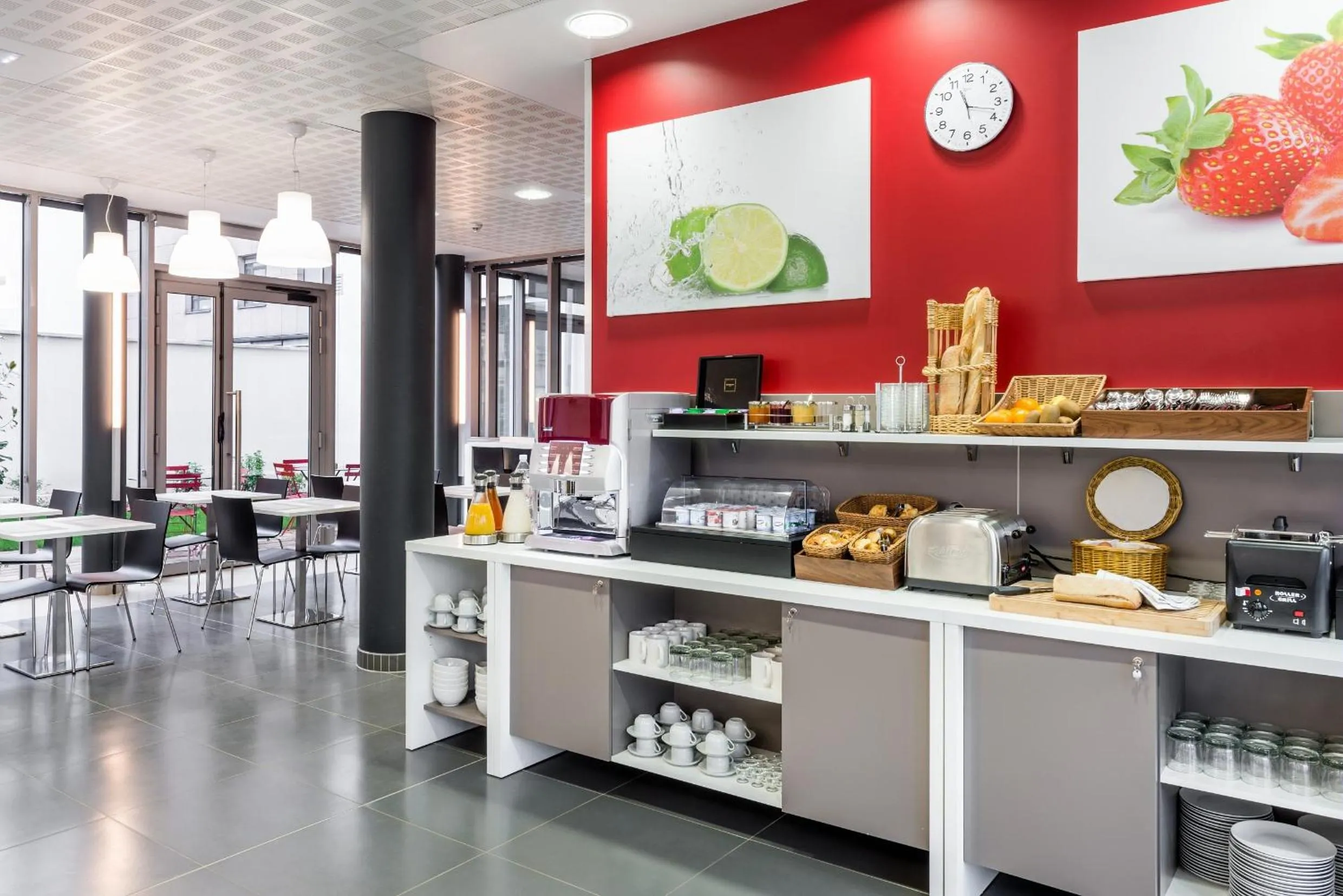 Restaurant/places to eat in Aparthotel Adagio Access Paris Clichy