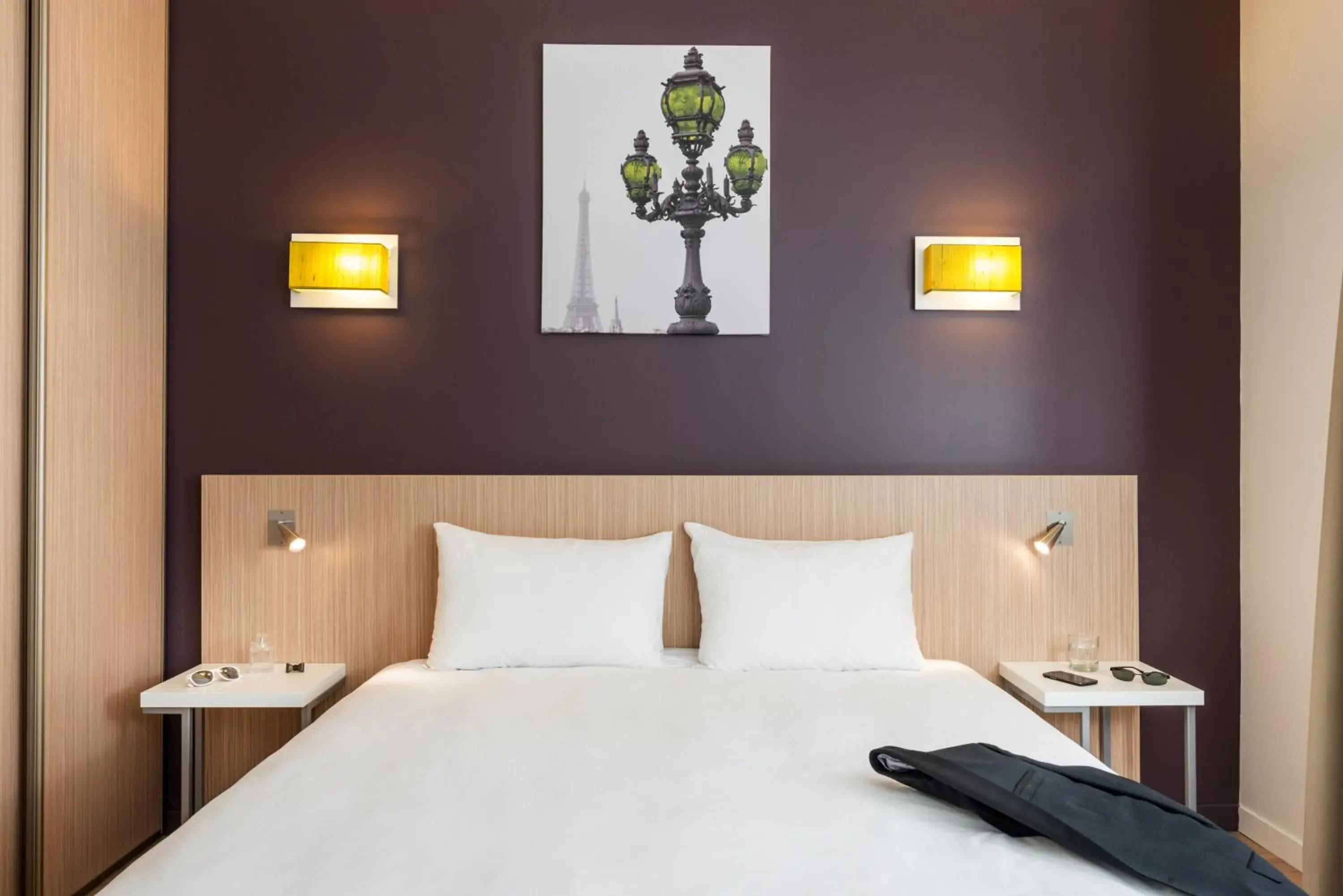 Photo of the whole room, Bed in Aparthotel Adagio Access Paris Clichy Photo of the whole room, Bed in Aparthotel Adagio Access Paris Clichy