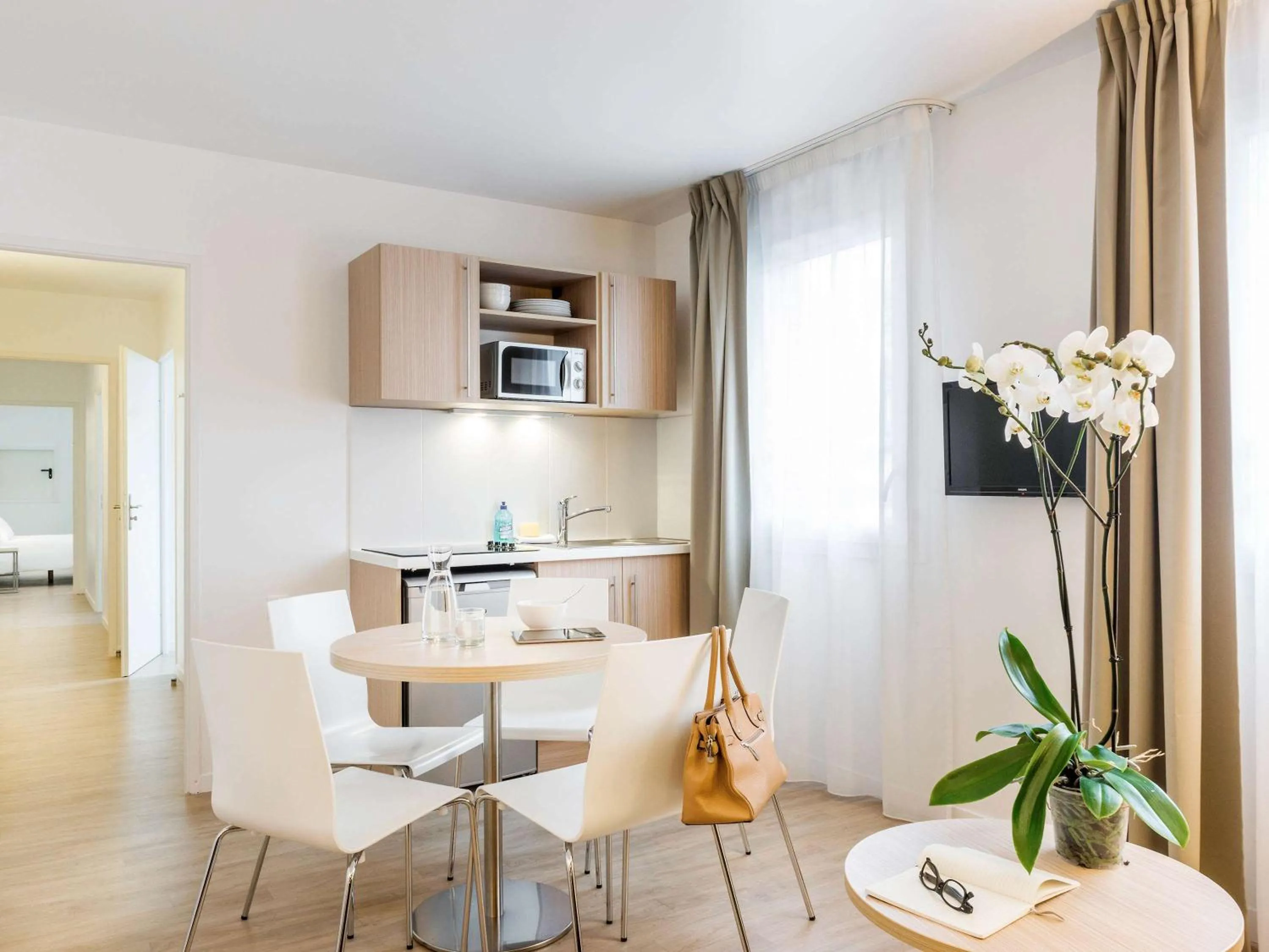 Photo of the whole room in Aparthotel Adagio Access Paris Clichy