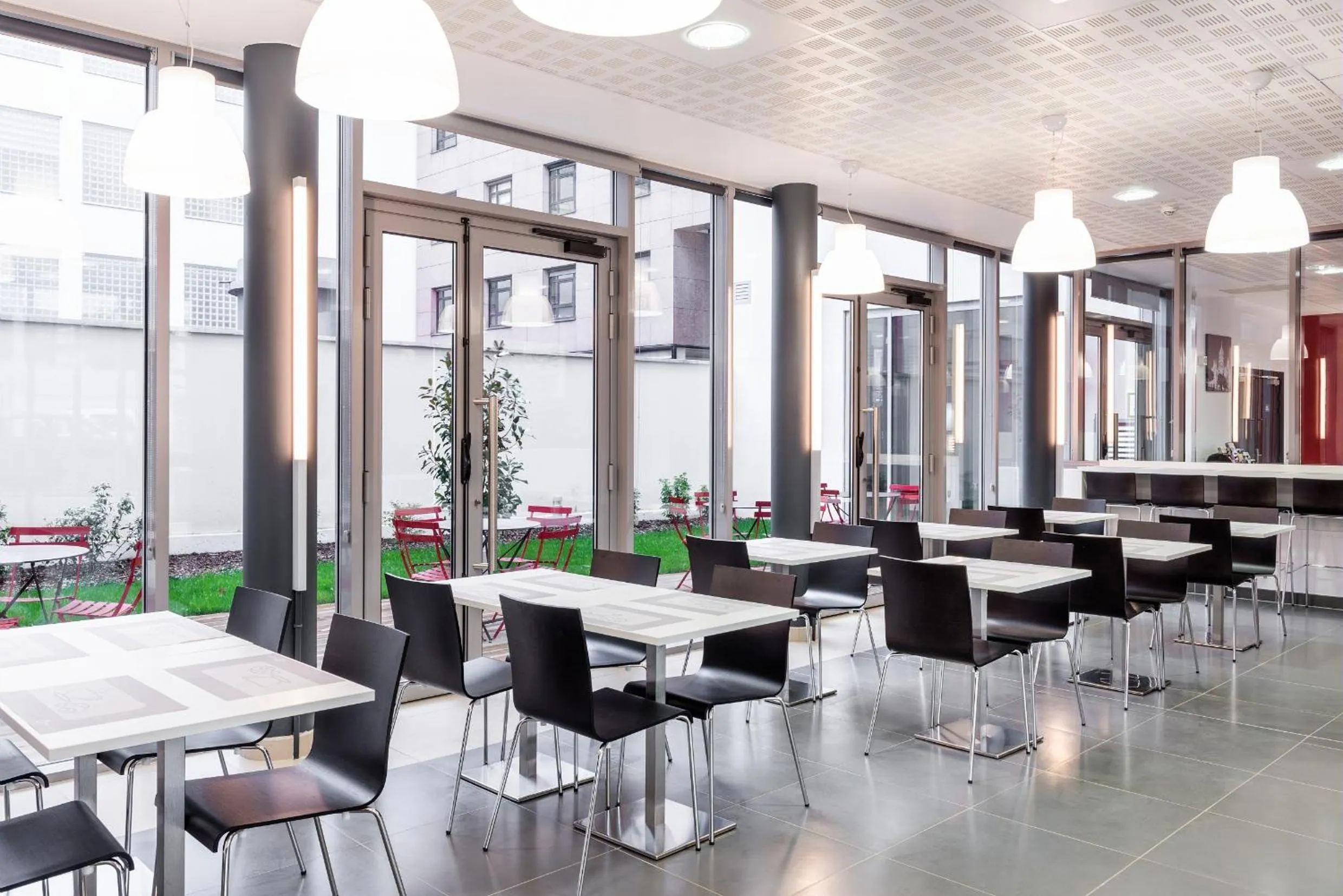 Restaurant/places to eat in Aparthotel Adagio Access Paris Clichy