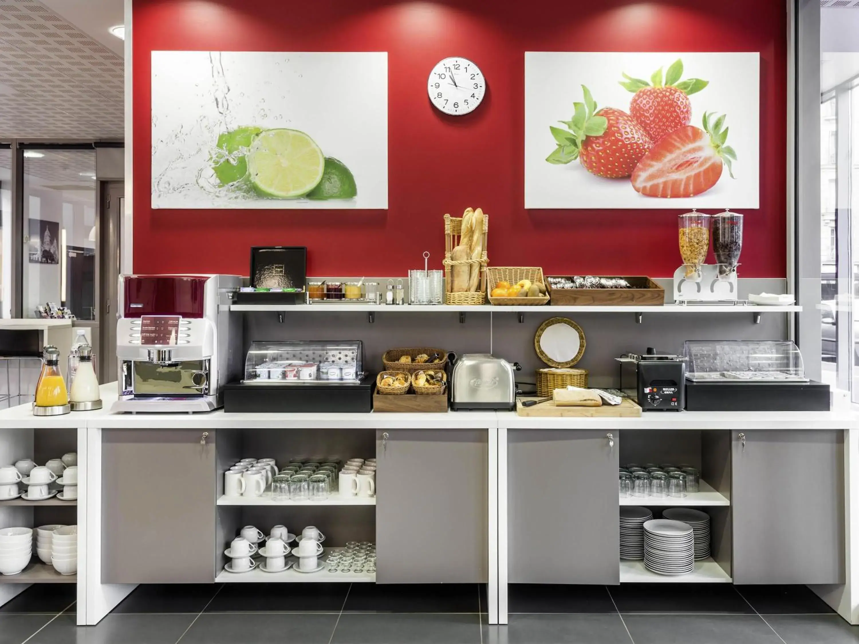 Breakfast in Aparthotel Adagio Access Paris Clichy Breakfast in Aparthotel Adagio Access Paris Clichy