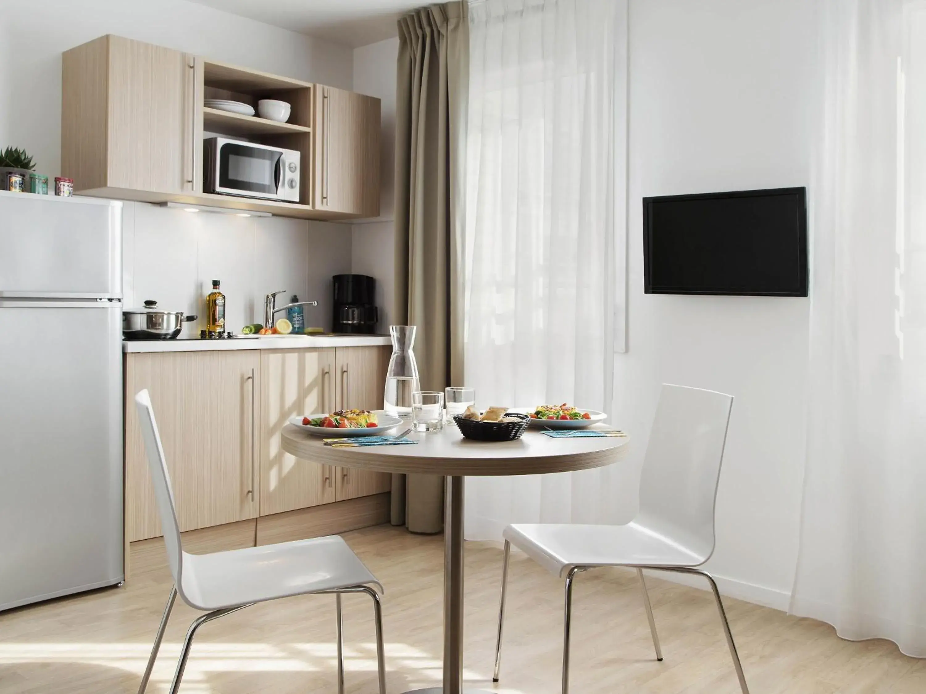 Two-Bedroom Apartment in Aparthotel Adagio Access Paris Clichy Two-Bedroom Apartment in Aparthotel Adagio Access Paris Clichy