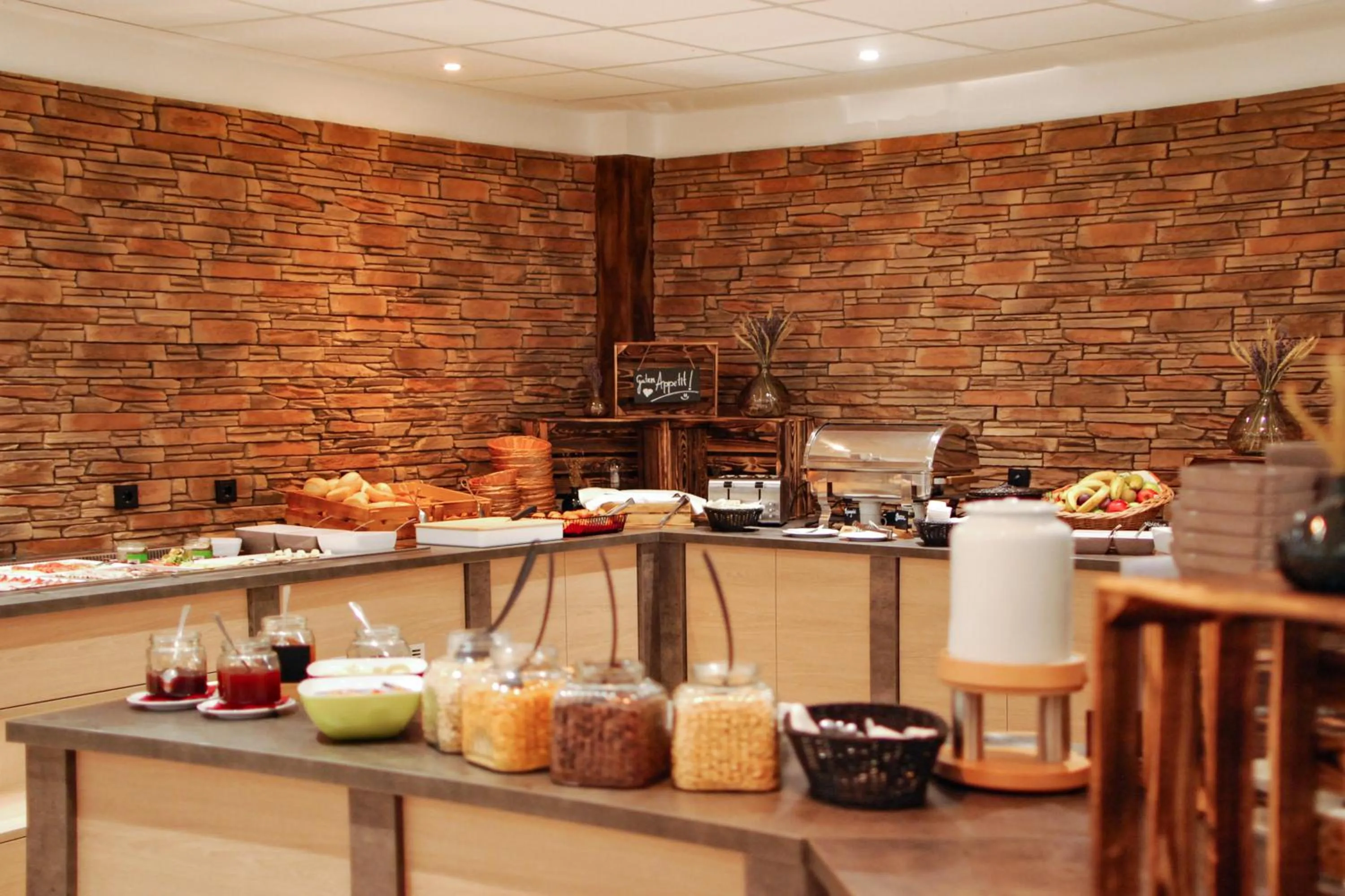 Coffee/tea facilities in Waldhotel Eiche