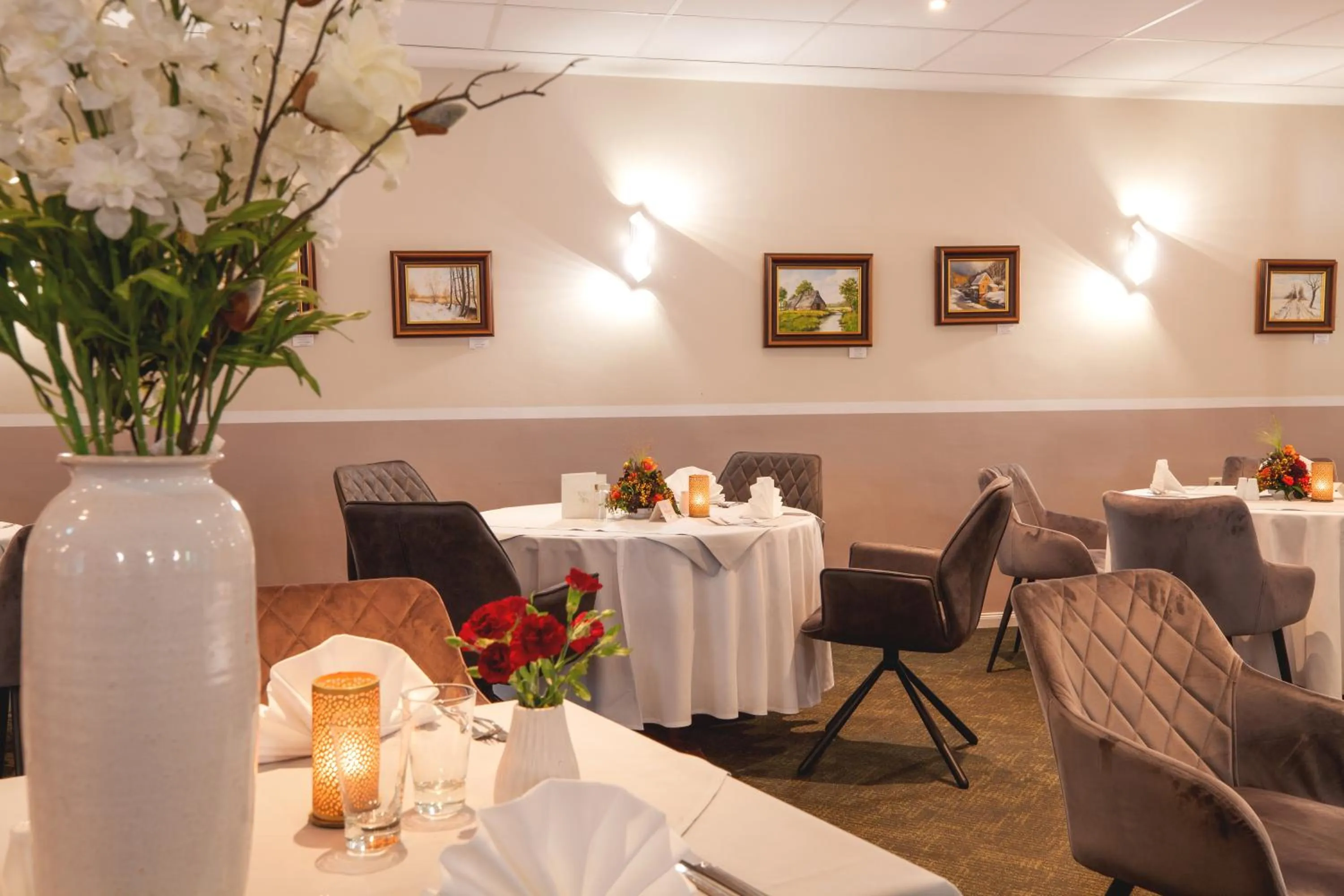 Restaurant/places to eat in Waldhotel Eiche