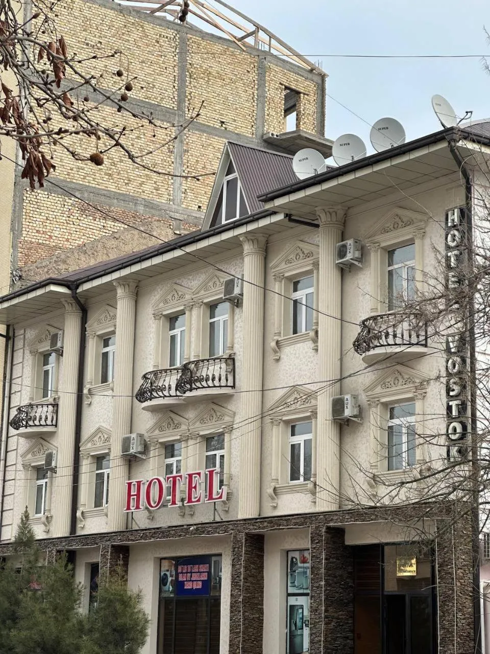 Facade/entrance in VOSTOK
