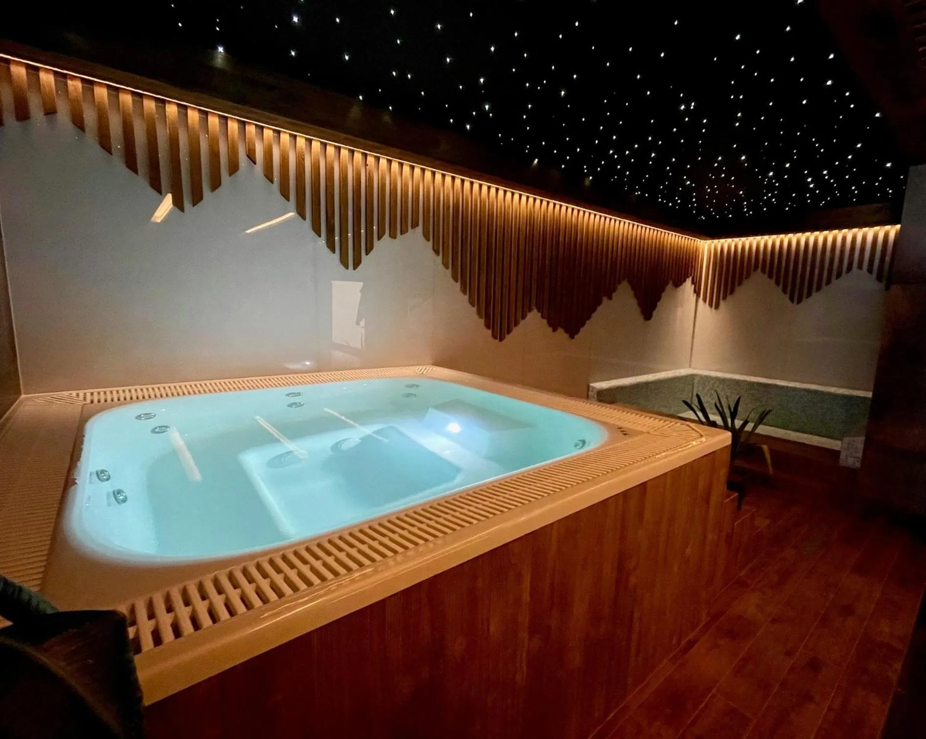 Hot Tub in Hotel Strachan Family Jasná