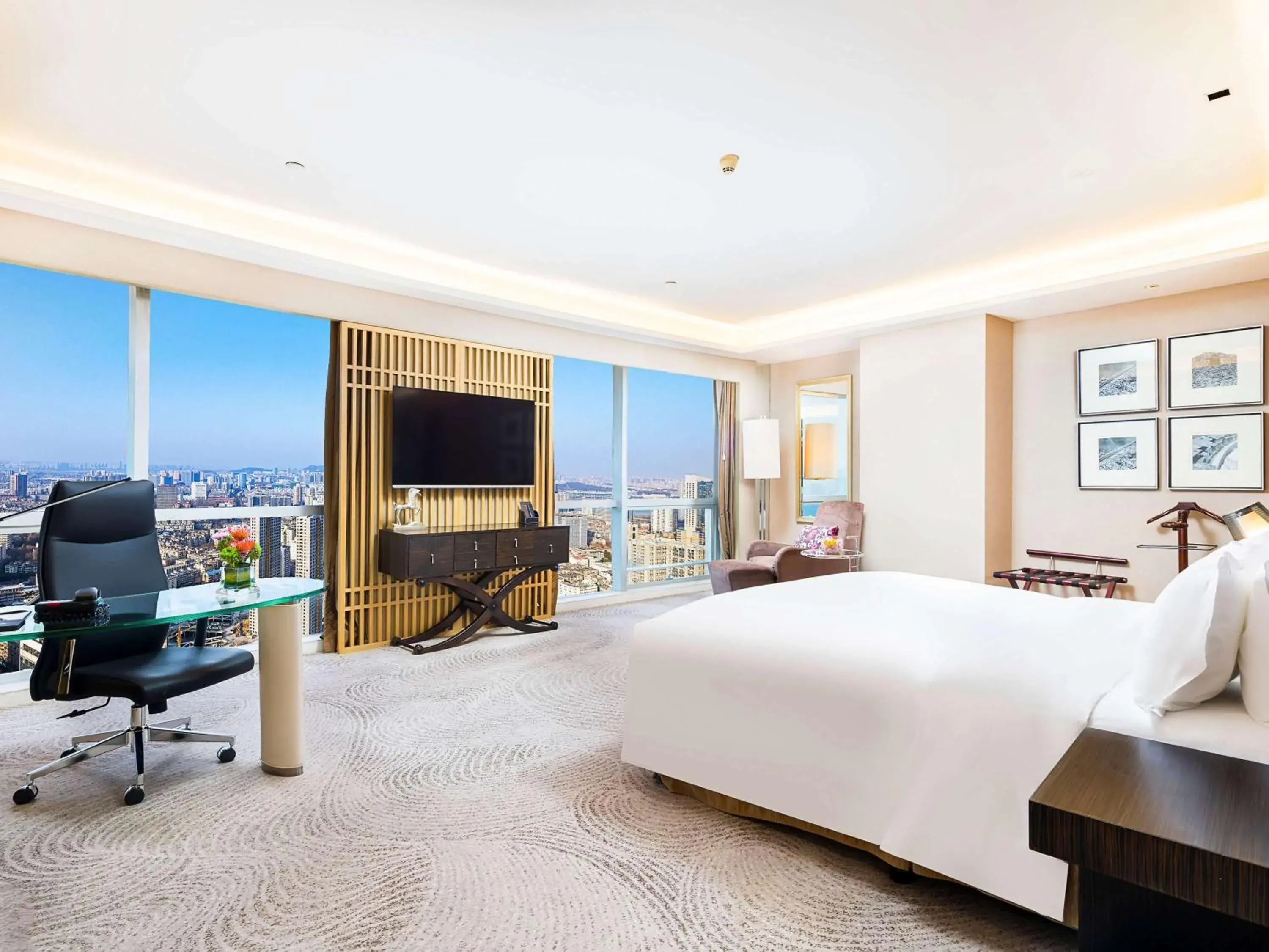 Bedroom, Bed in Sofitel Nanjing Galaxy Bedroom, Bed in Sofitel Nanjing Galaxy