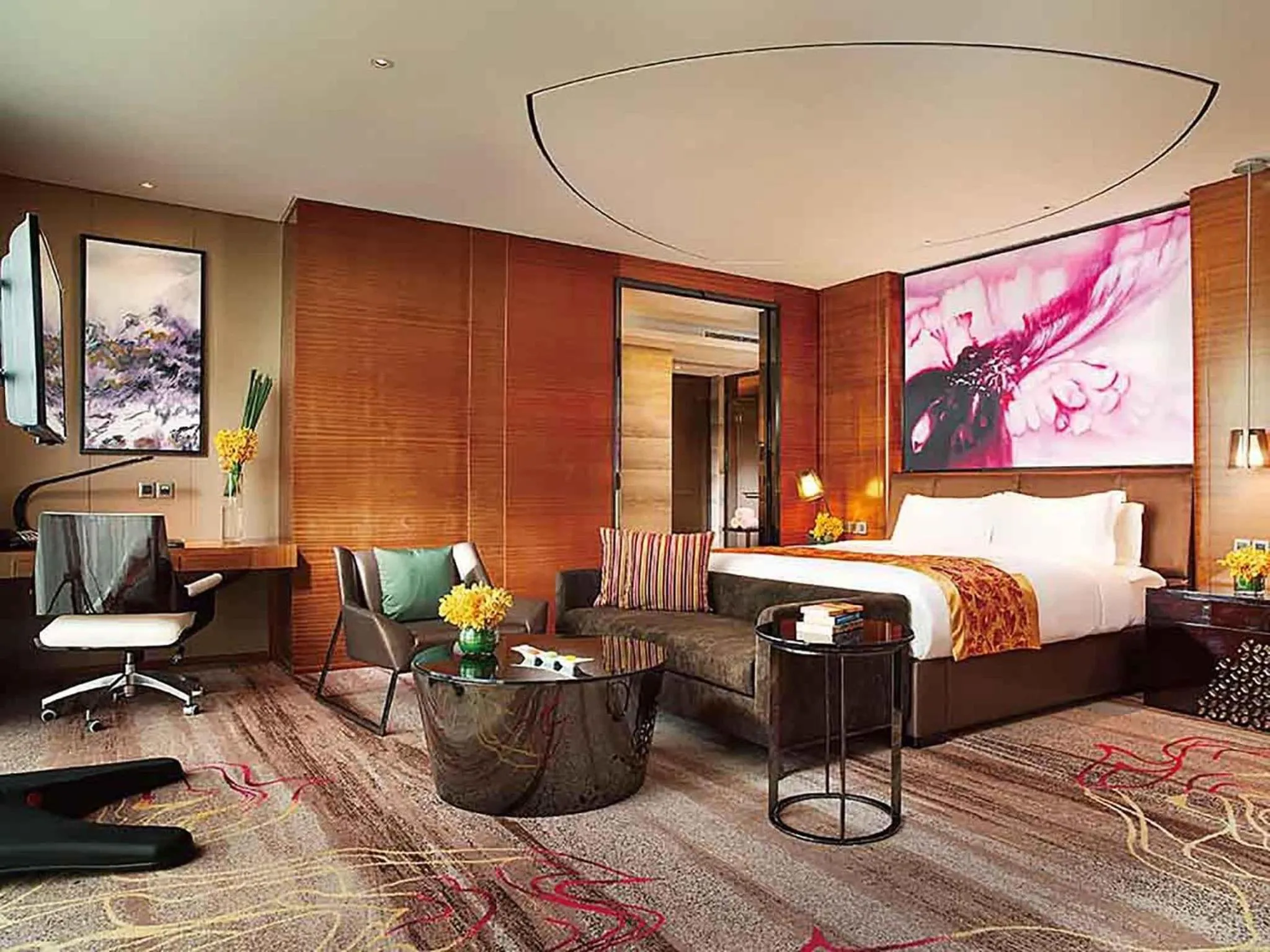 Photo of the whole room, Bed in Sofitel Nanjing Galaxy