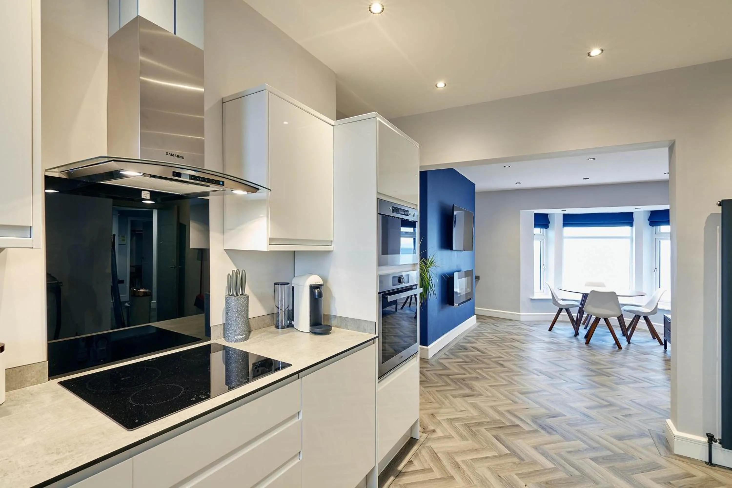 Kitchen or kitchenette in Host & Stay - Bellevue Apartments