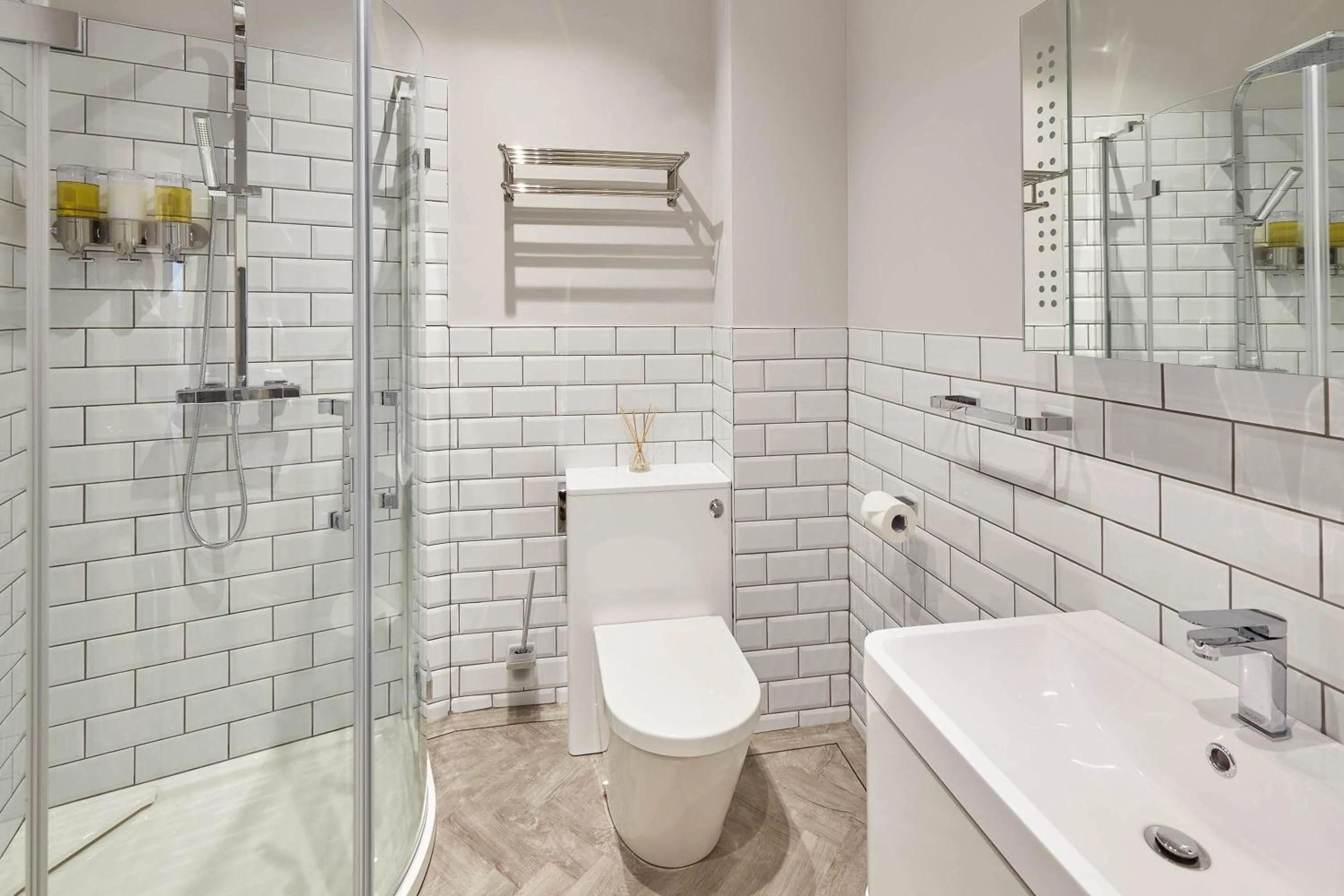 Shower in Host & Stay - Bellevue Apartments