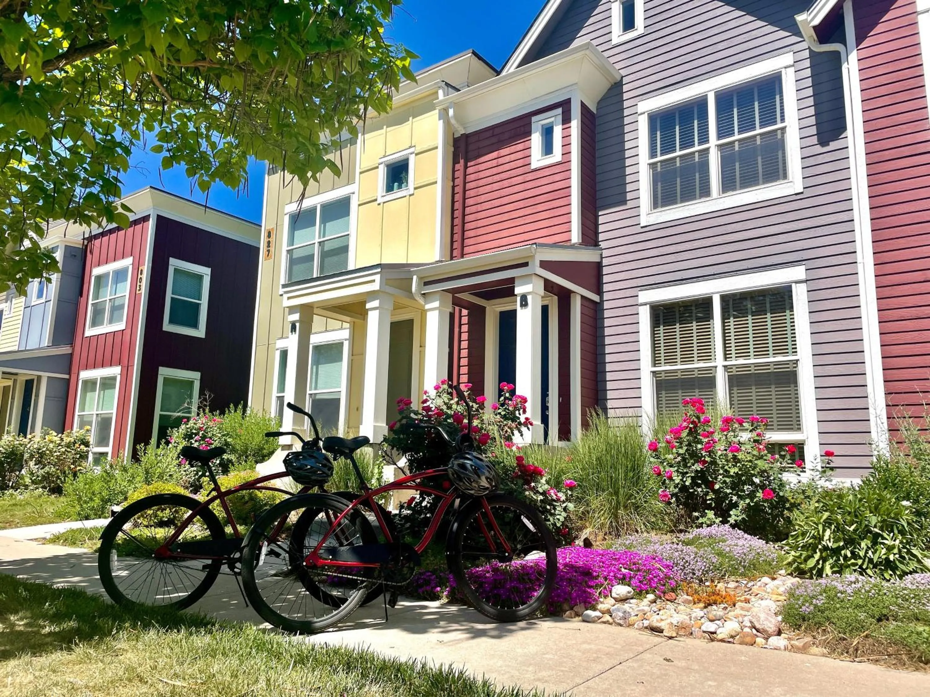 Old Town North Jewel! Near Breweries and River!