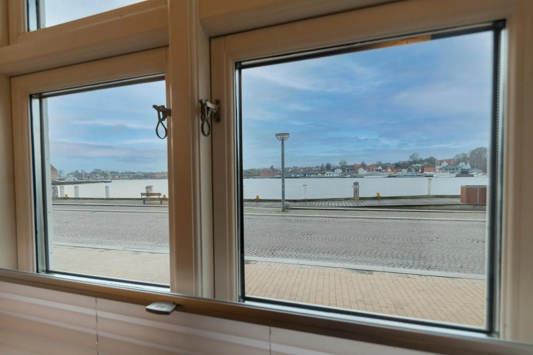 Property building in Harbour Walk