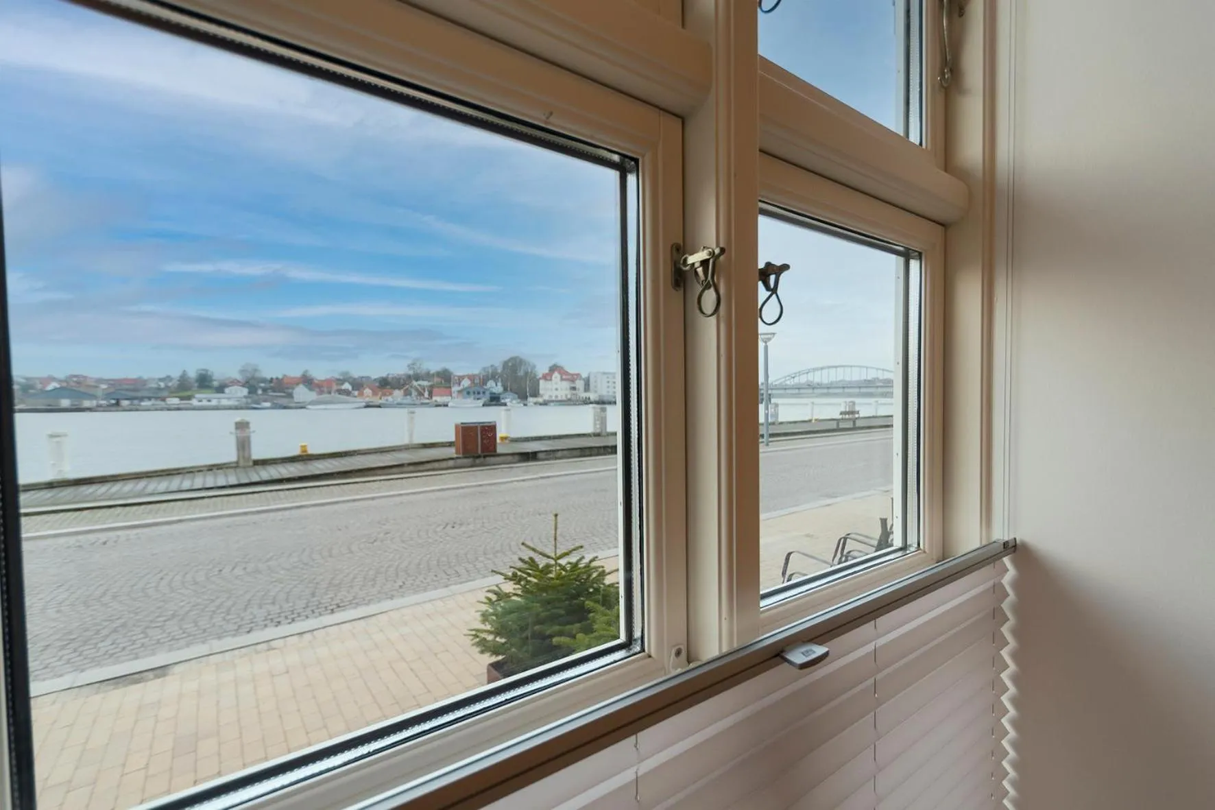 City view in Harbour Walk