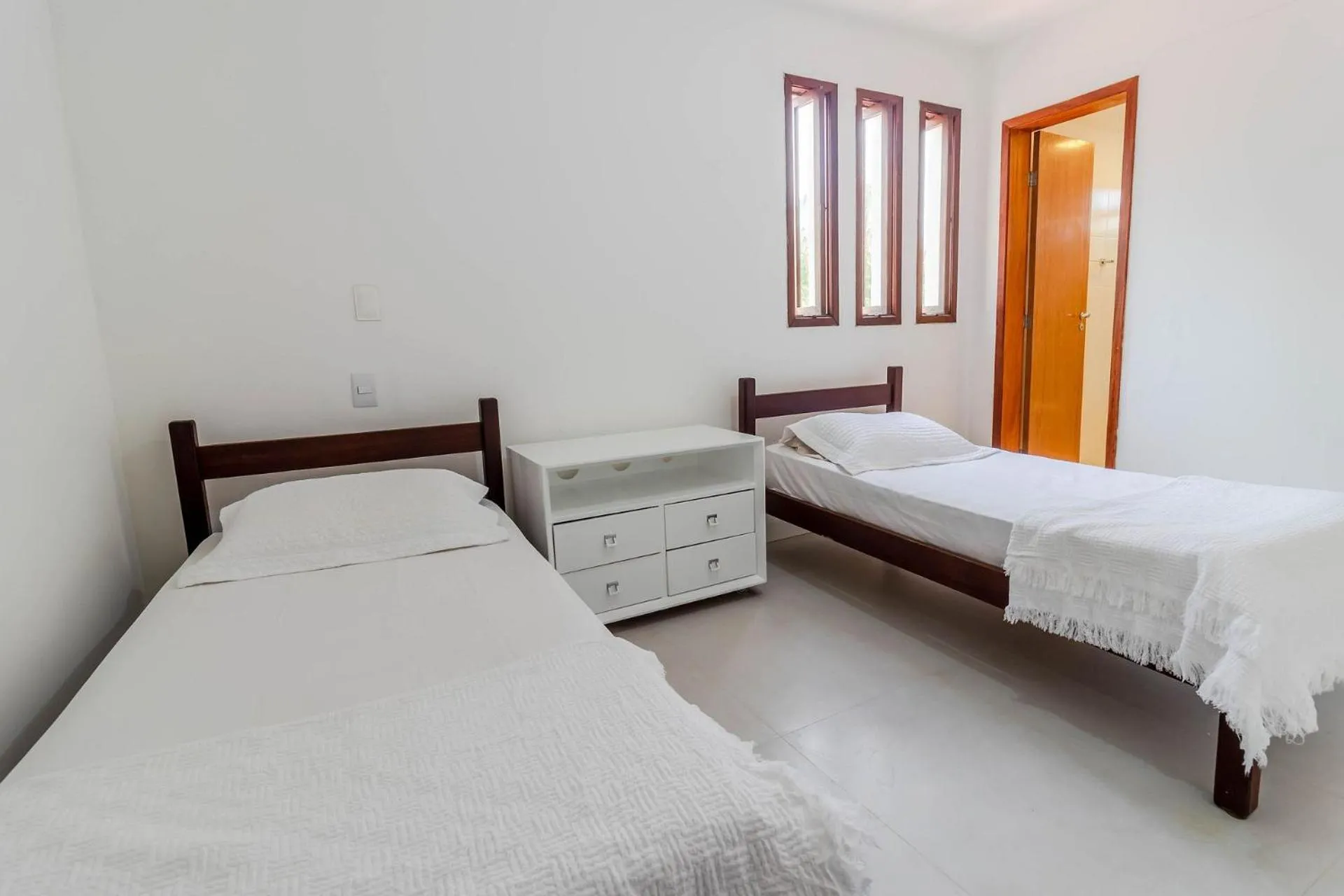 Bedroom, Bed in IP01 Casa 5 Suítes a 100m da Praia Pedra do Sal