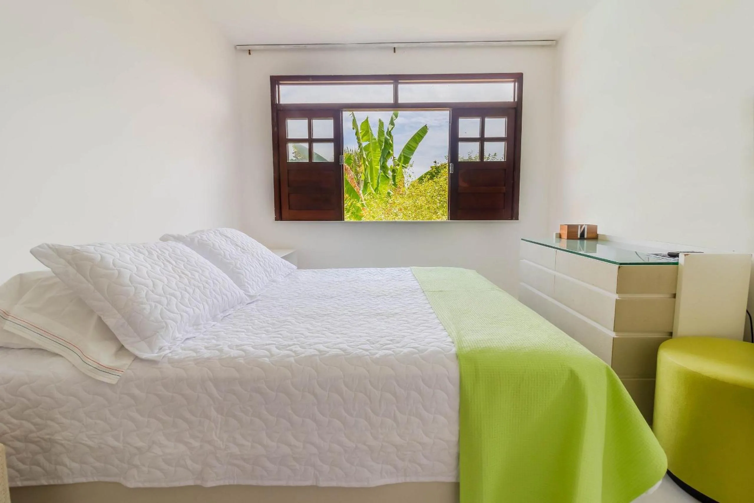 Bedroom, Bed in IP01 Casa 5 Suítes a 100m da Praia Pedra do Sal