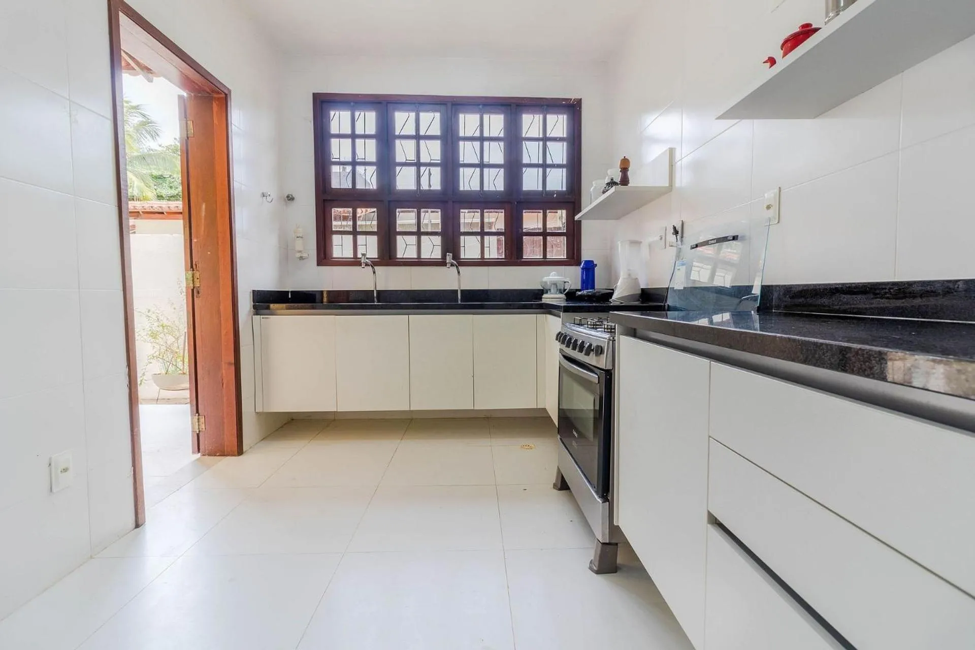 Kitchen or kitchenette in IP01 Casa 5 Suítes a 100m da Praia Pedra do Sal