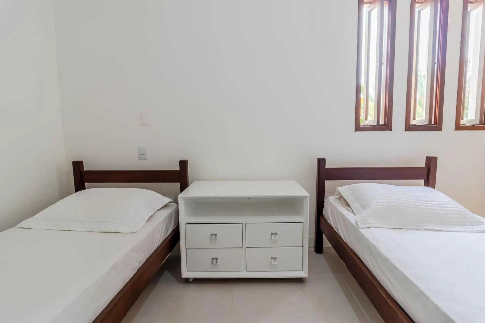 Bedroom, Bed in IP01 Casa 5 Suítes a 100m da Praia Pedra do Sal