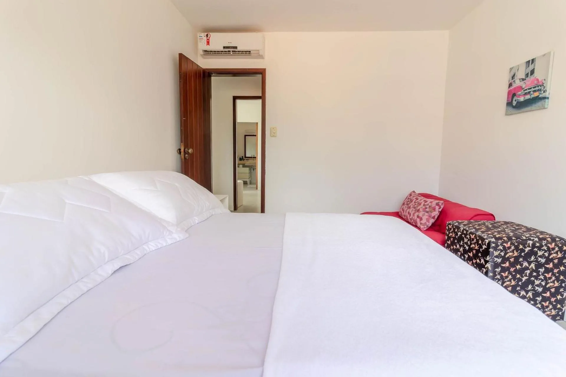 Bedroom, Bed in IP01 Casa 5 Suítes a 100m da Praia Pedra do Sal