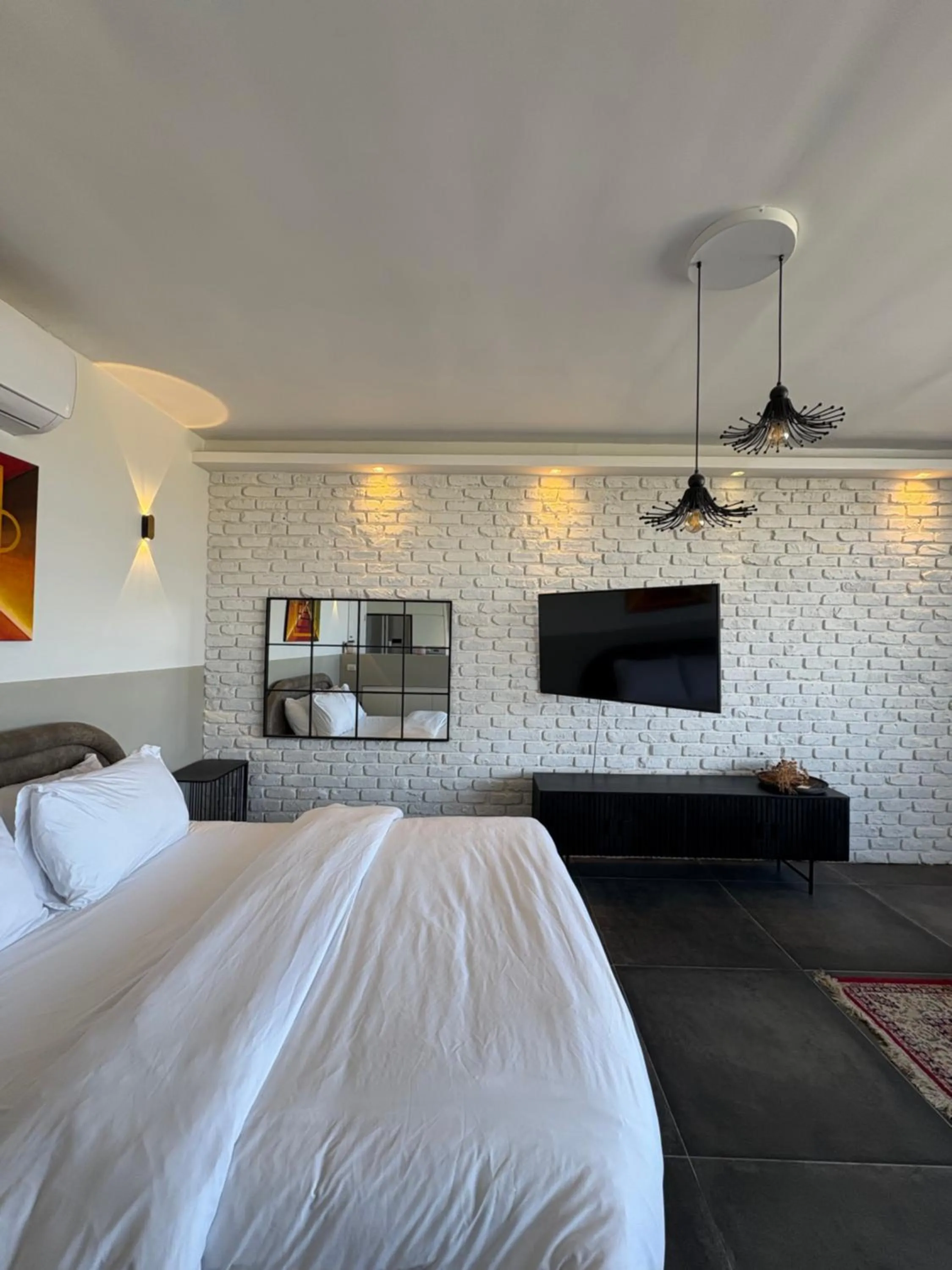 Bed in Urbanica Carmel- Apartments