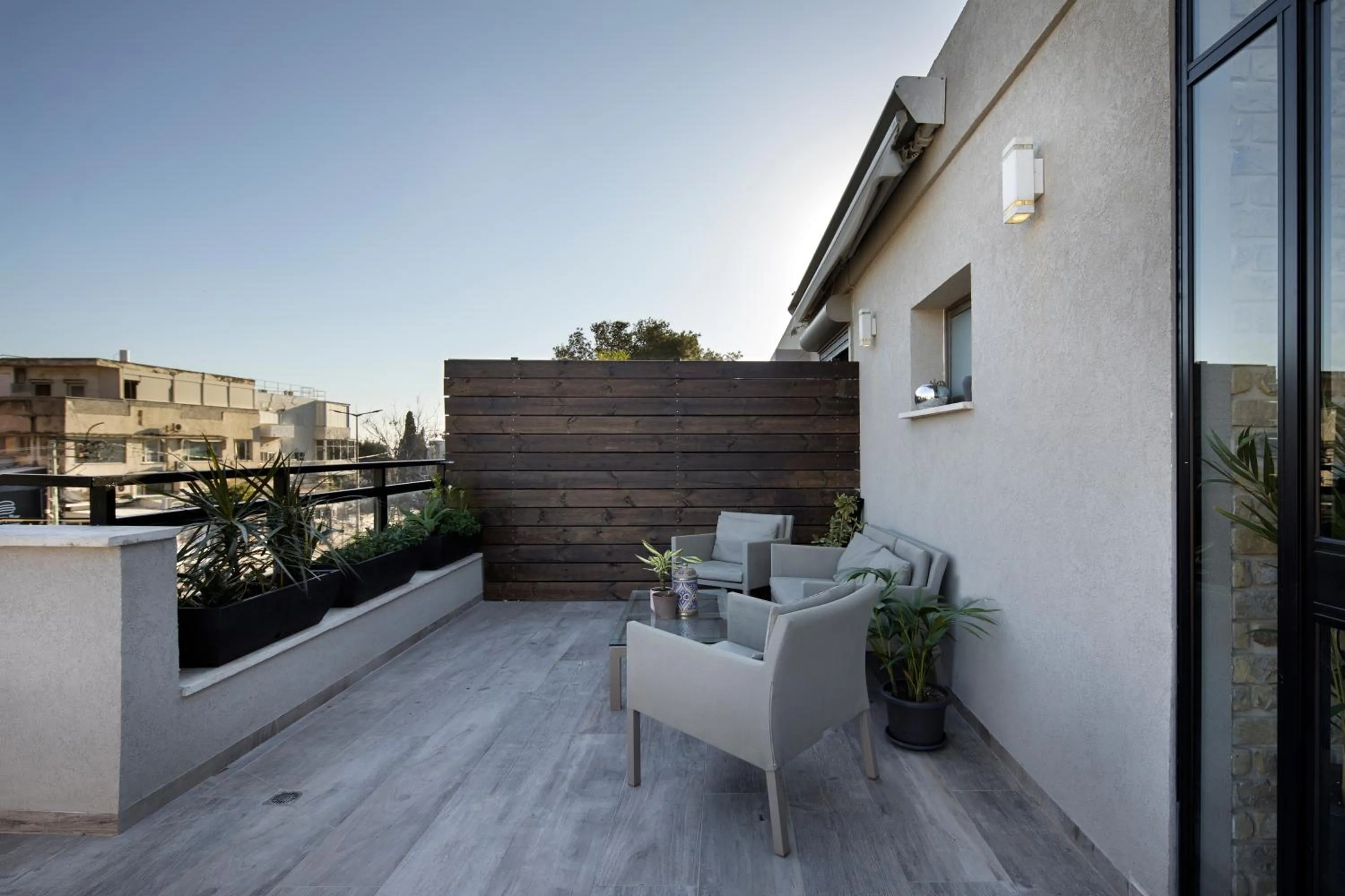 Patio in Urbanica Carmel- Apartments