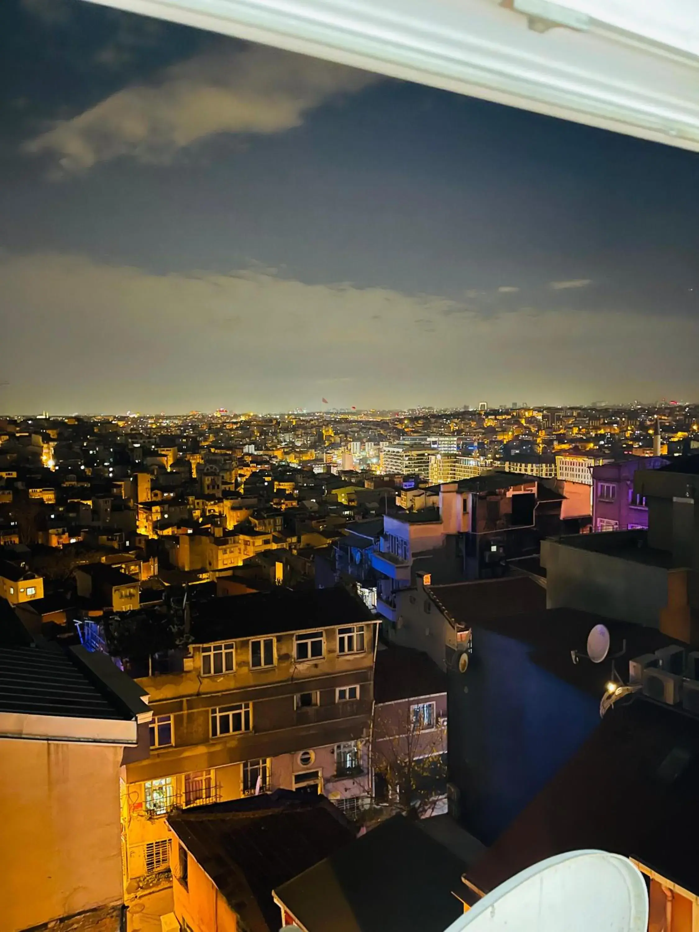Small Double Room in Taksim Rain Suite Small Double Room in Taksim Rain Suite