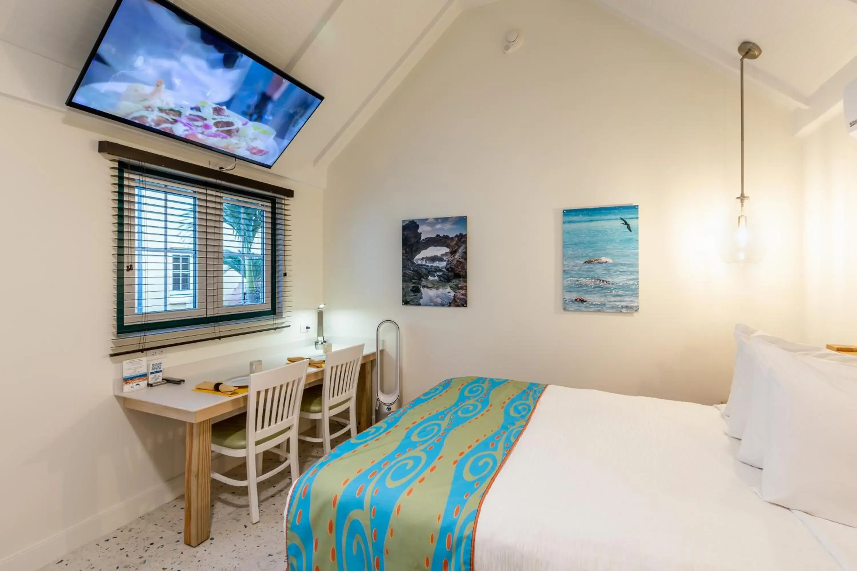 Bedroom, Bed in Amsterdam Manor Beach Resort Bedroom, Bed in Amsterdam Manor Beach Resort