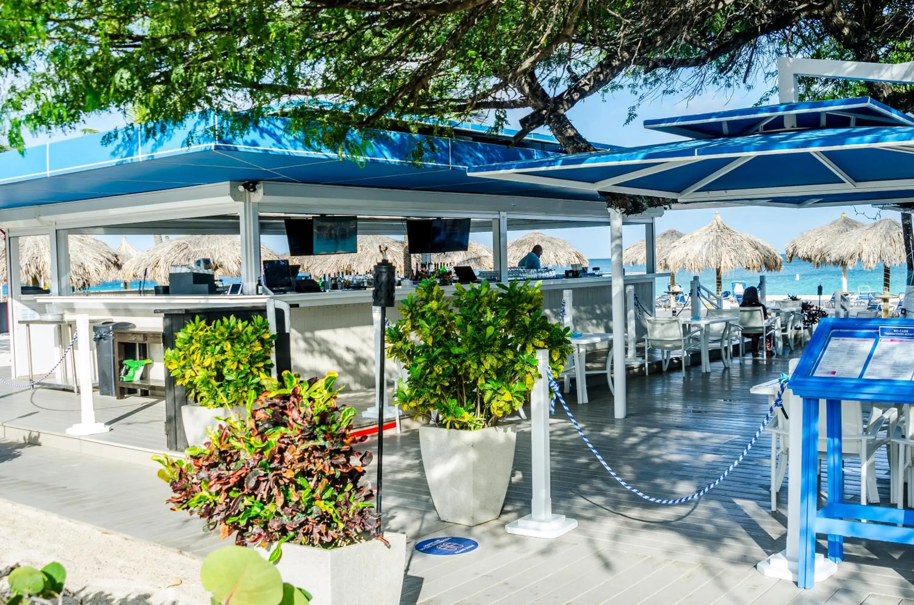 Lounge or bar in Amsterdam Manor Beach Resort Lounge or bar in Amsterdam Manor Beach Resort