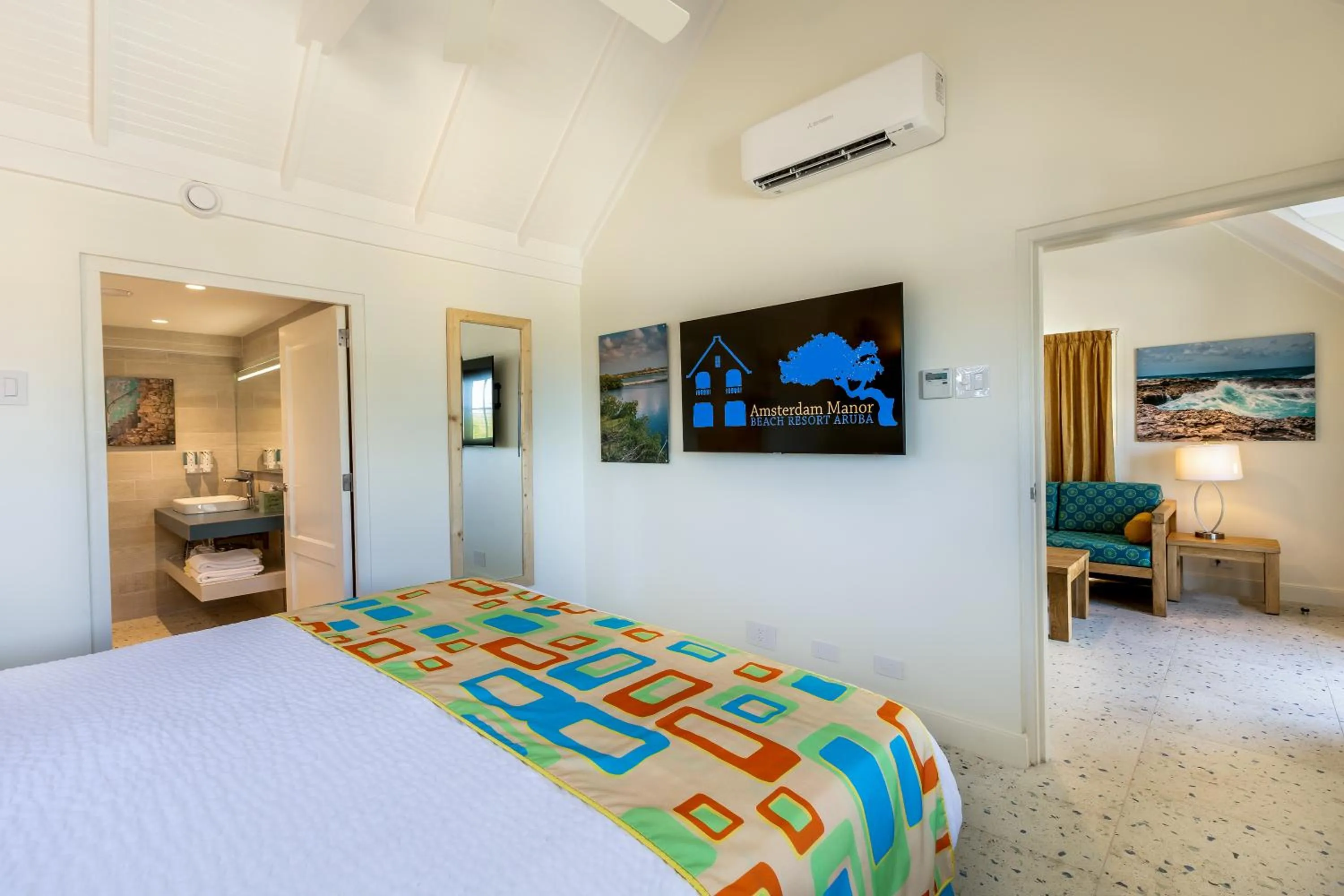 Bedroom, Bed in Amsterdam Manor Beach Resort