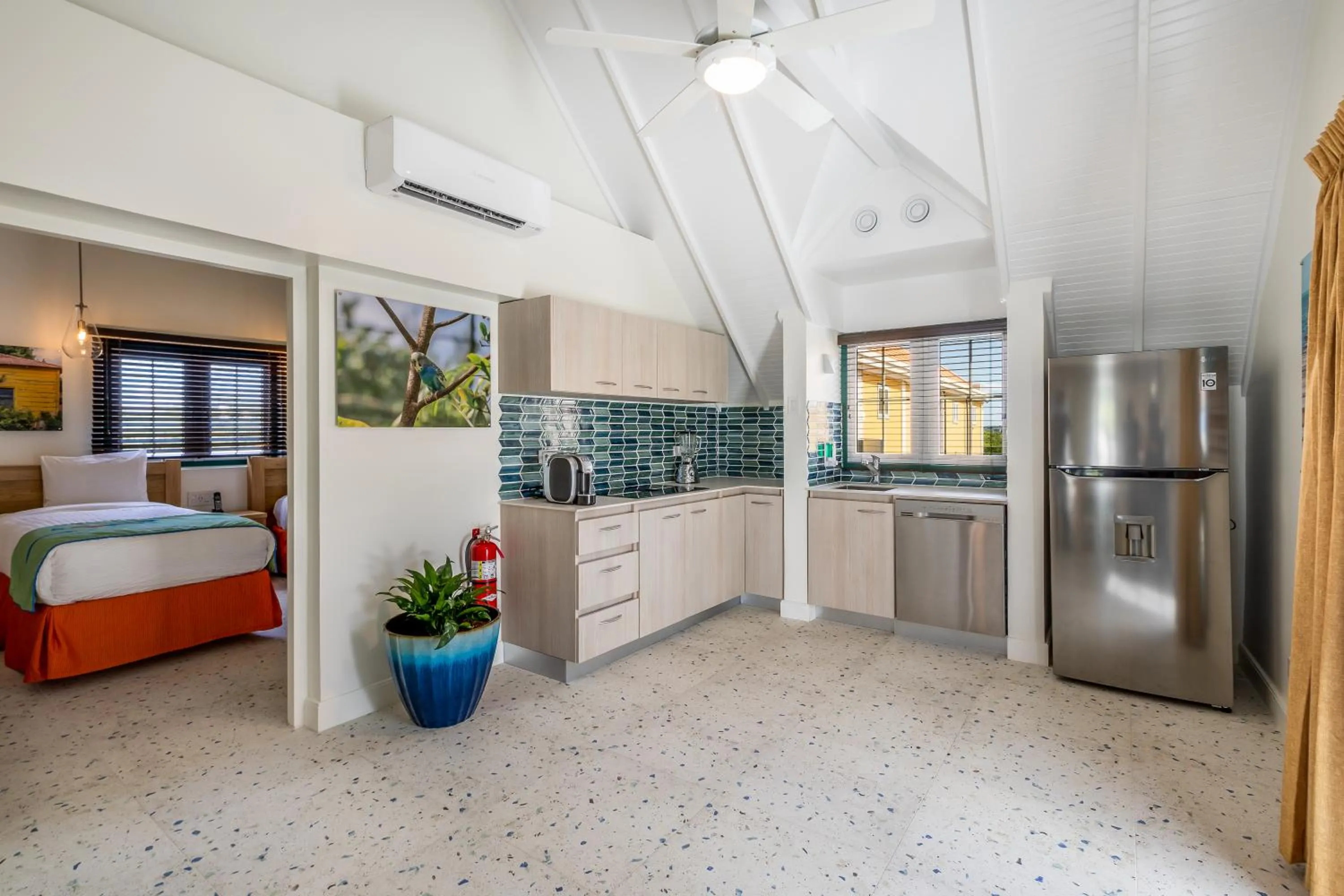 Kitchen or kitchenette in Amsterdam Manor Beach Resort