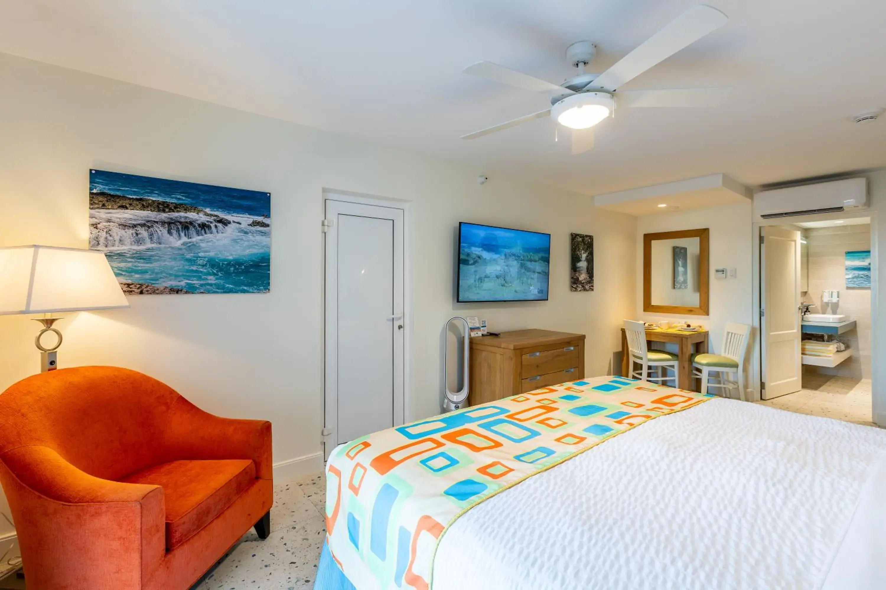 Bedroom, Bed in Amsterdam Manor Beach Resort Bedroom, Bed in Amsterdam Manor Beach Resort