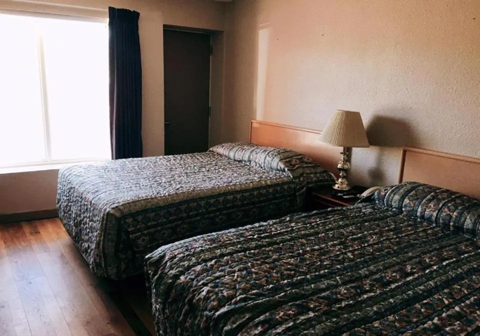 Photo of the whole room, Bed in Hi Valley Motor Inn
