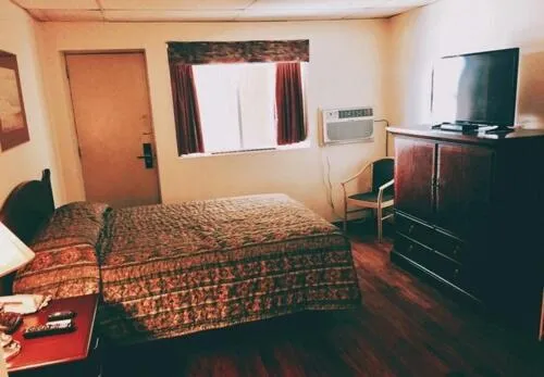 Bed in Hi Valley Motor Inn