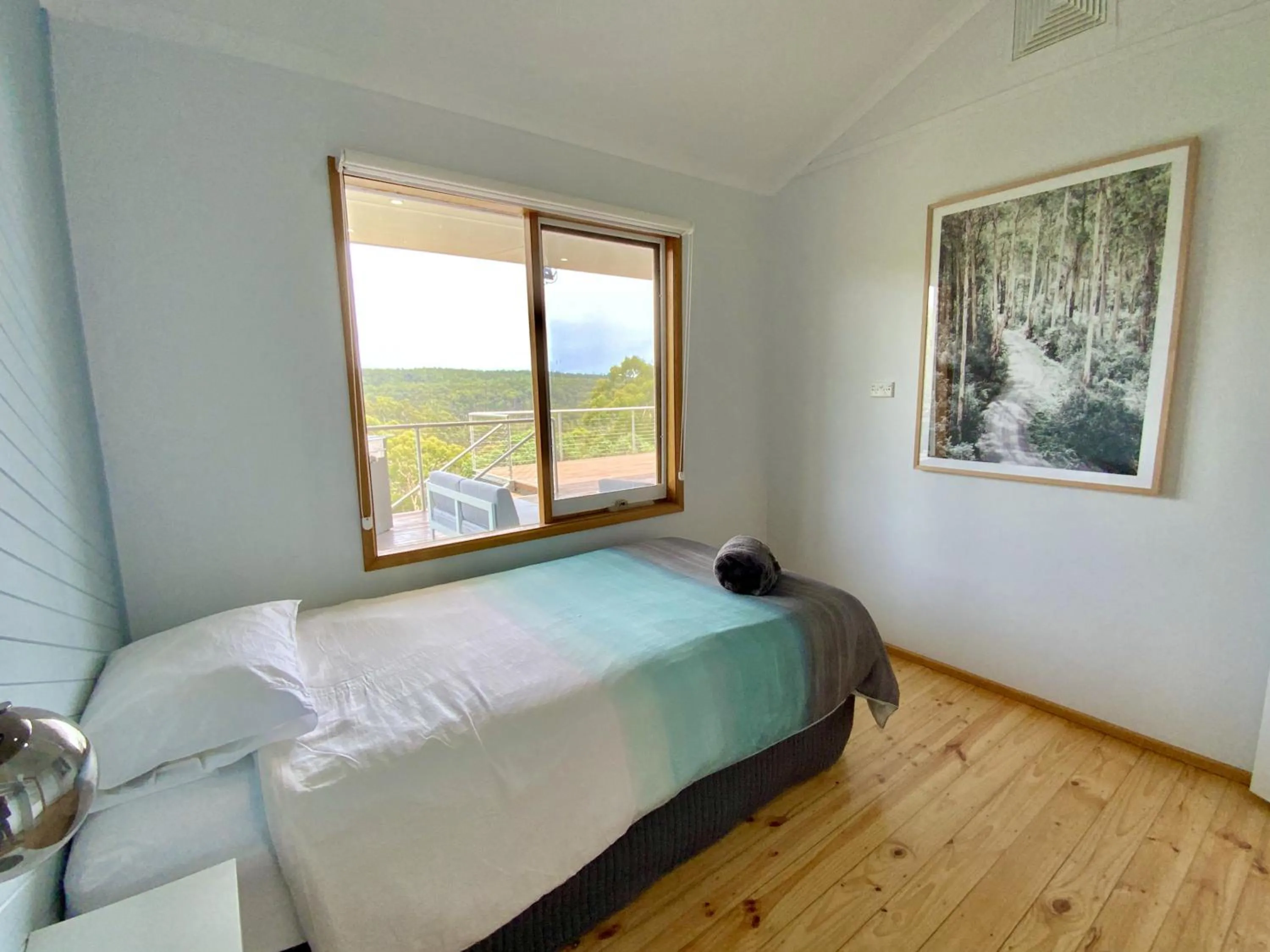 Bed in The Views Cottage